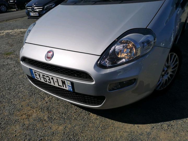 Photo 29 VIN: ZFA1990000P368978 - FIAT PUNTO 