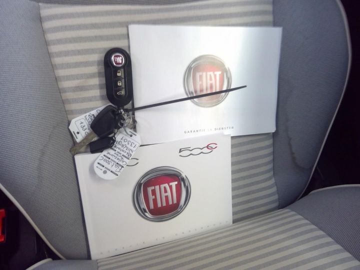 Photo 21 VIN: ZFA3120000JA13301 - FIAT 500C 