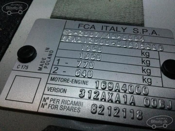 Photo 13 VIN: ZFA3120000JB19806 - FIAT 500 HATCHBACK 