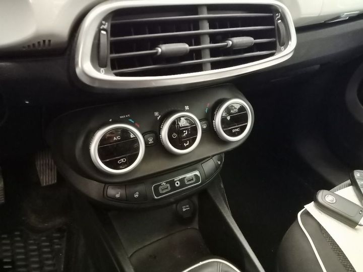 Photo 23 VIN: ZFA3340000P647850 - FIAT 500X &#3914 