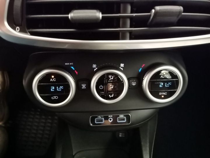 Photo 27 VIN: ZFA3340000P679450 - FIAT 500X '14 