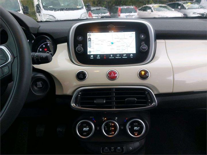 Photo 11 VIN: ZFA3340000P758188 - FIAT 500X 