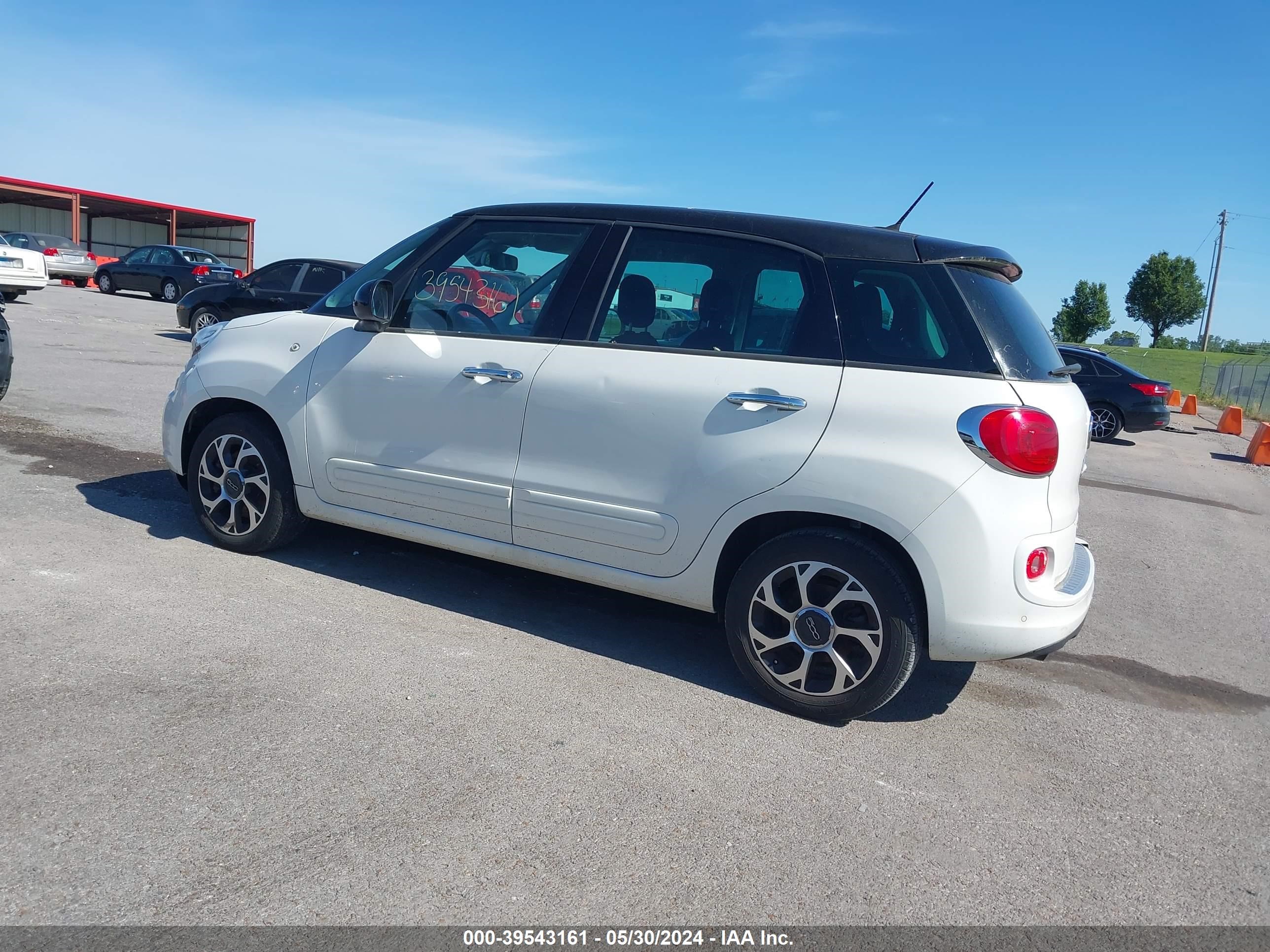 Photo 2 VIN: ZFBCFABH4EZ028250 - FIAT 500L 