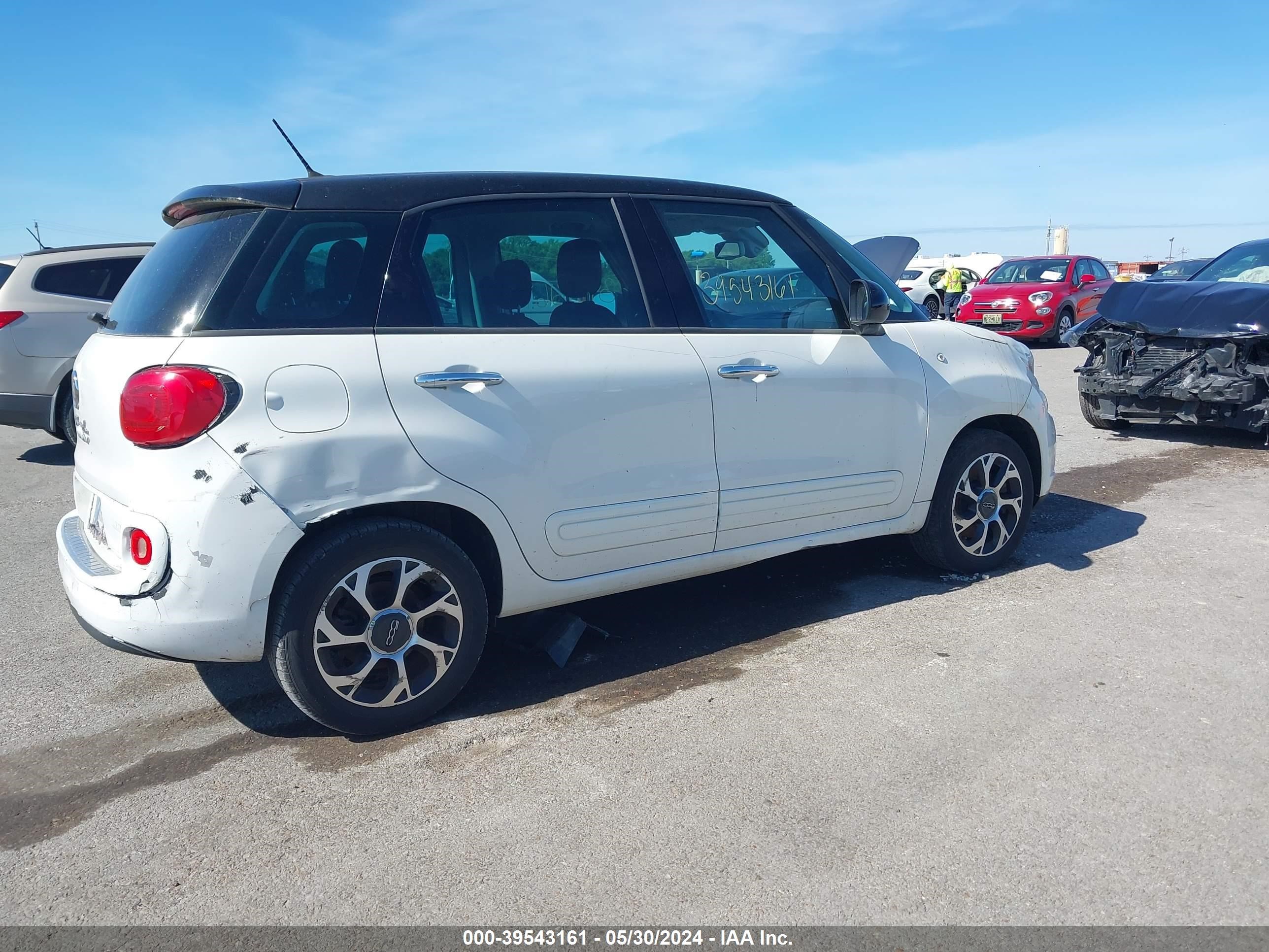 Photo 3 VIN: ZFBCFABH4EZ028250 - FIAT 500L 