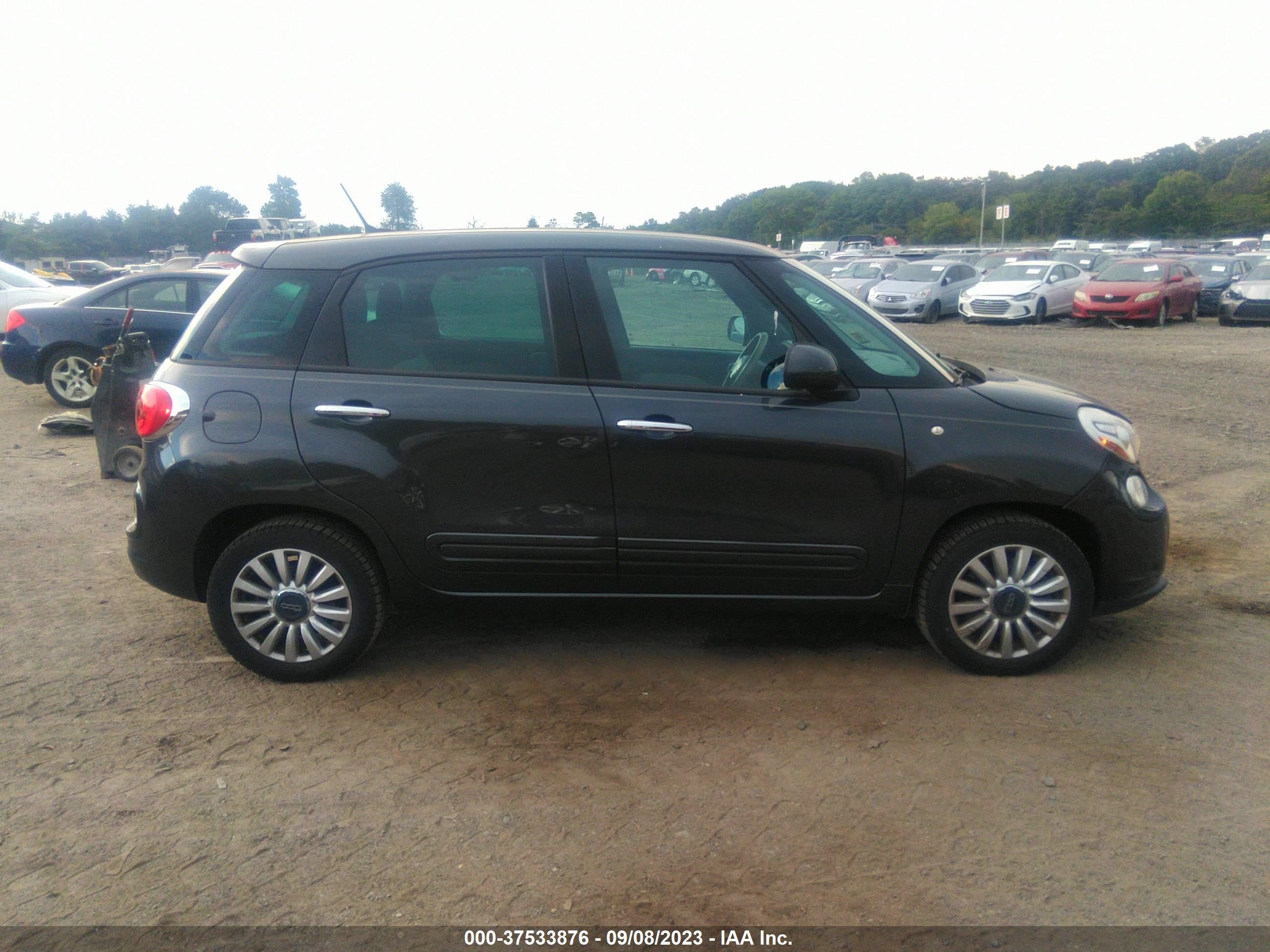 Photo 12 VIN: ZFBCFABH6EZ028511 - FIAT 500L 