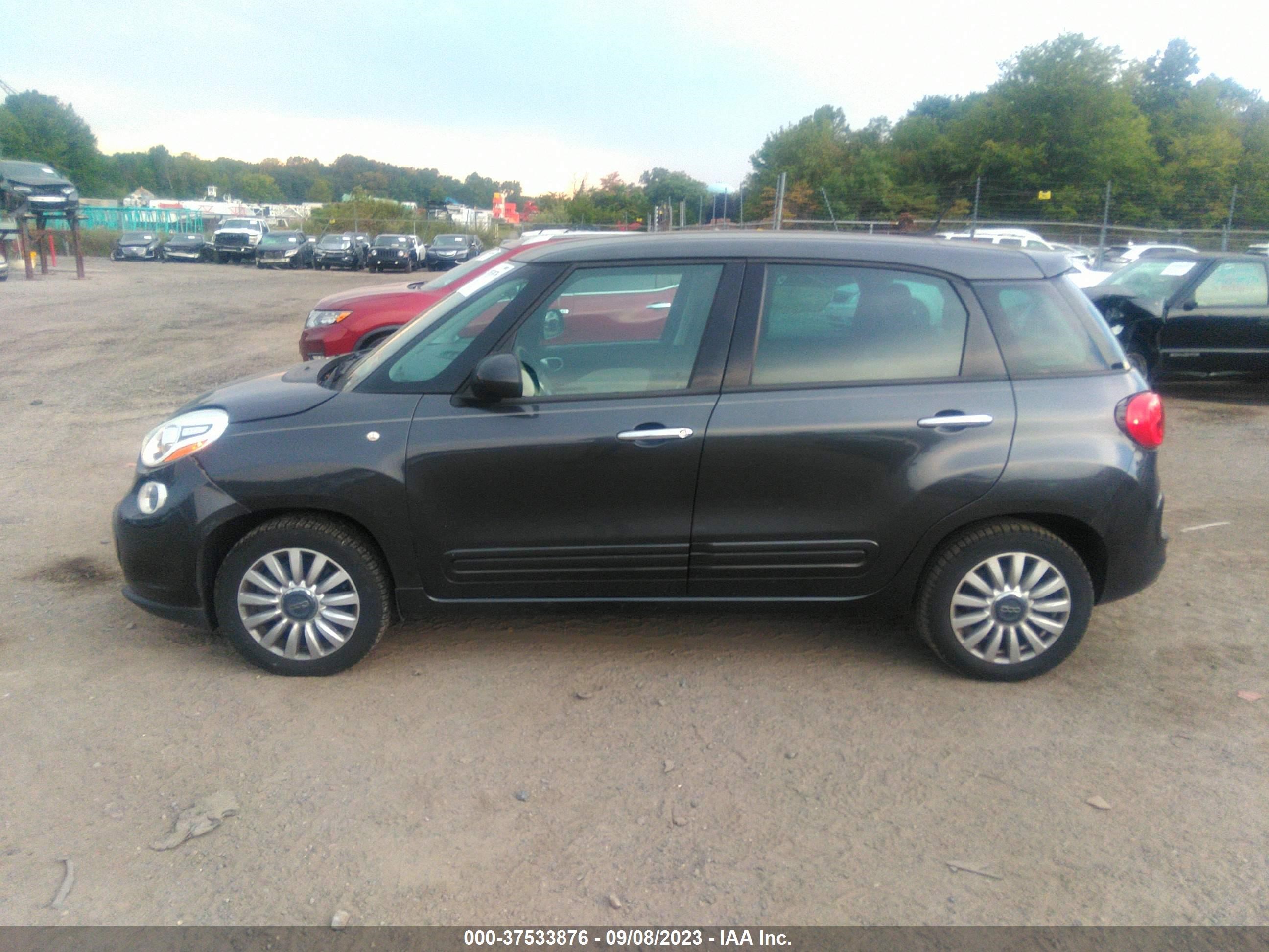 Photo 13 VIN: ZFBCFABH6EZ028511 - FIAT 500L 