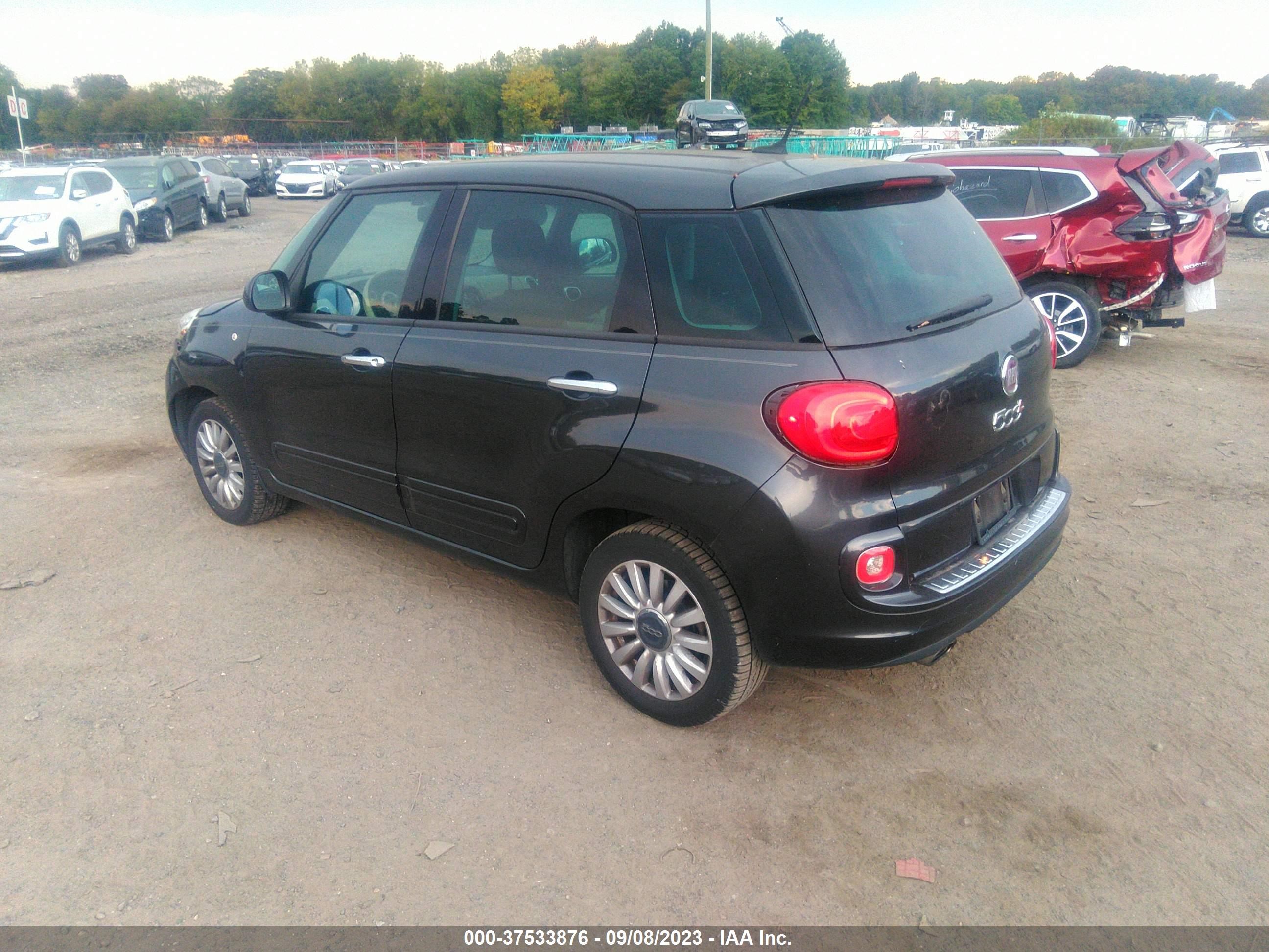 Photo 2 VIN: ZFBCFABH6EZ028511 - FIAT 500L 