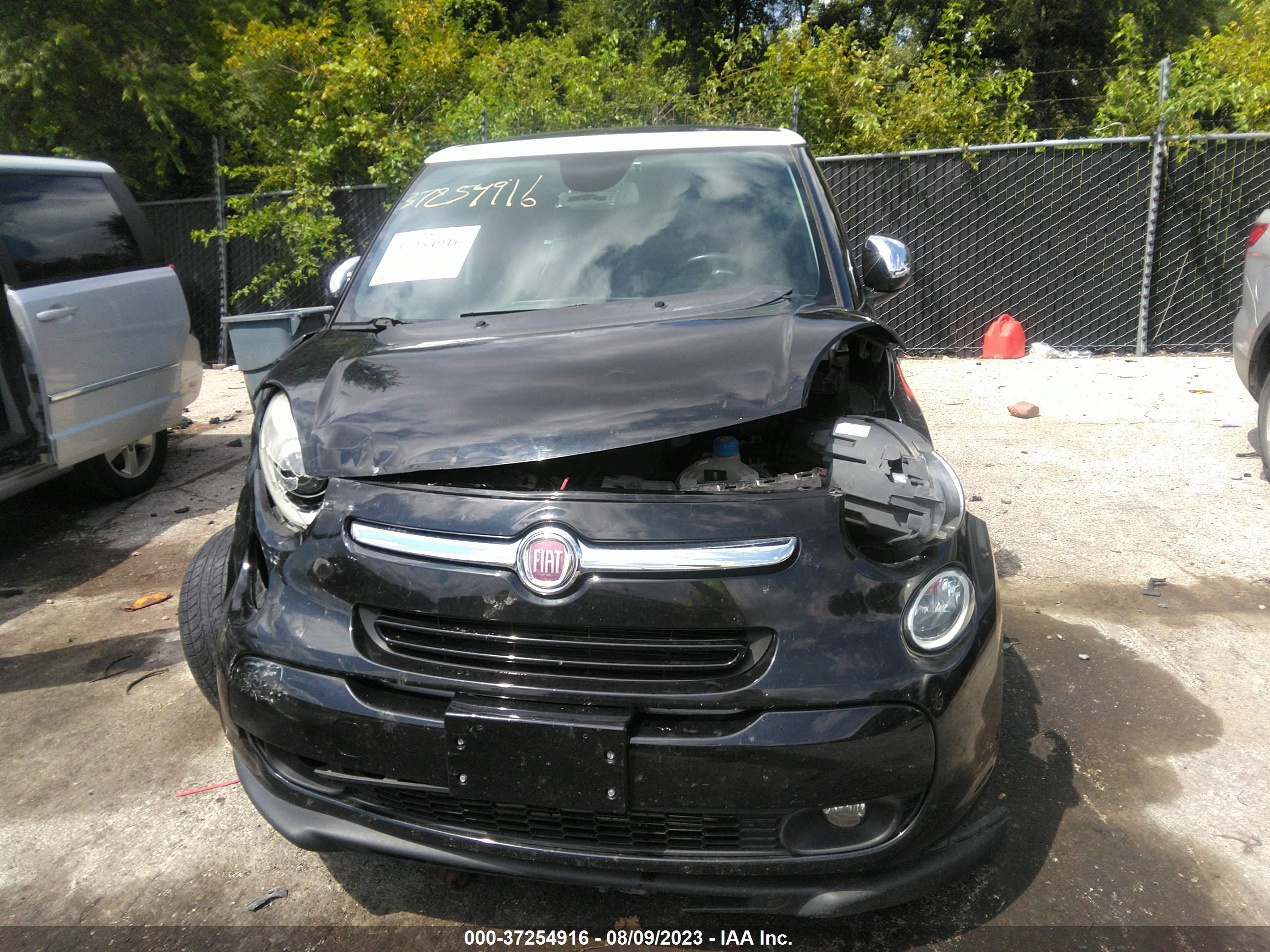 Photo 11 VIN: ZFBCFACH0EZ002680 - FIAT 500L 