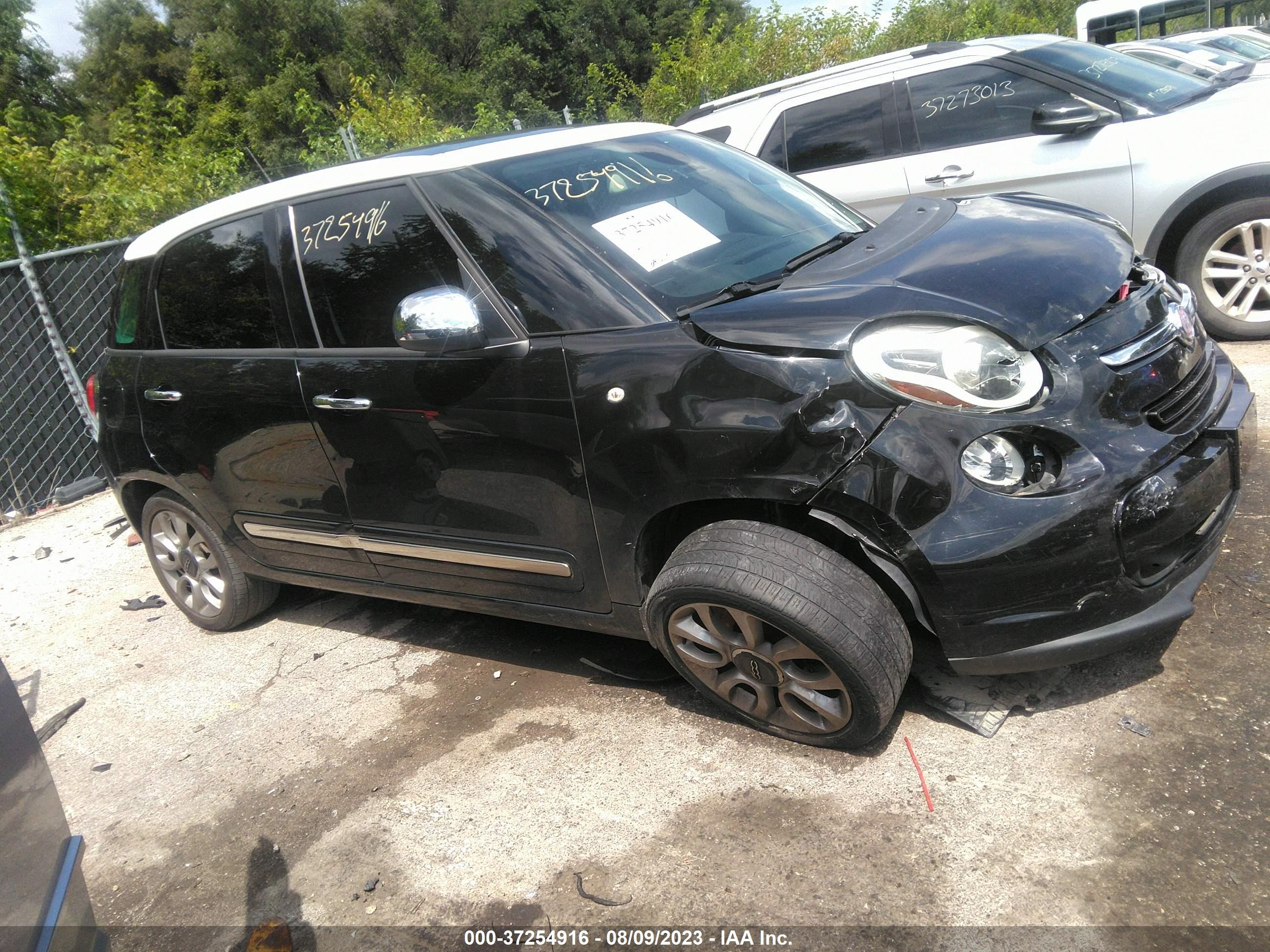 Photo 12 VIN: ZFBCFACH0EZ002680 - FIAT 500L 