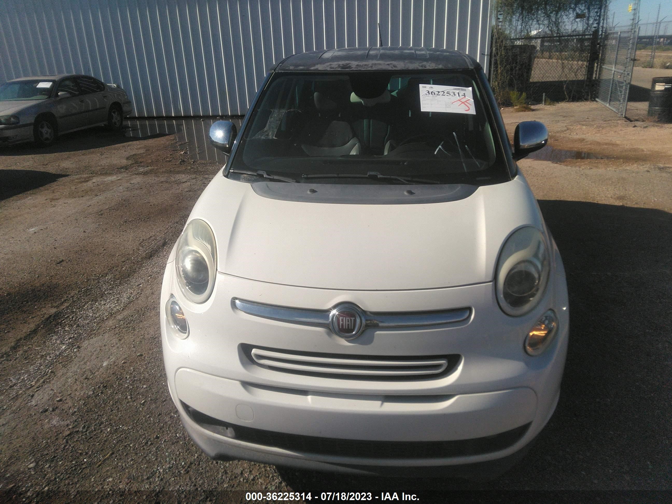 Photo 10 VIN: ZFBCFACH0FZ030643 - FIAT 500L 