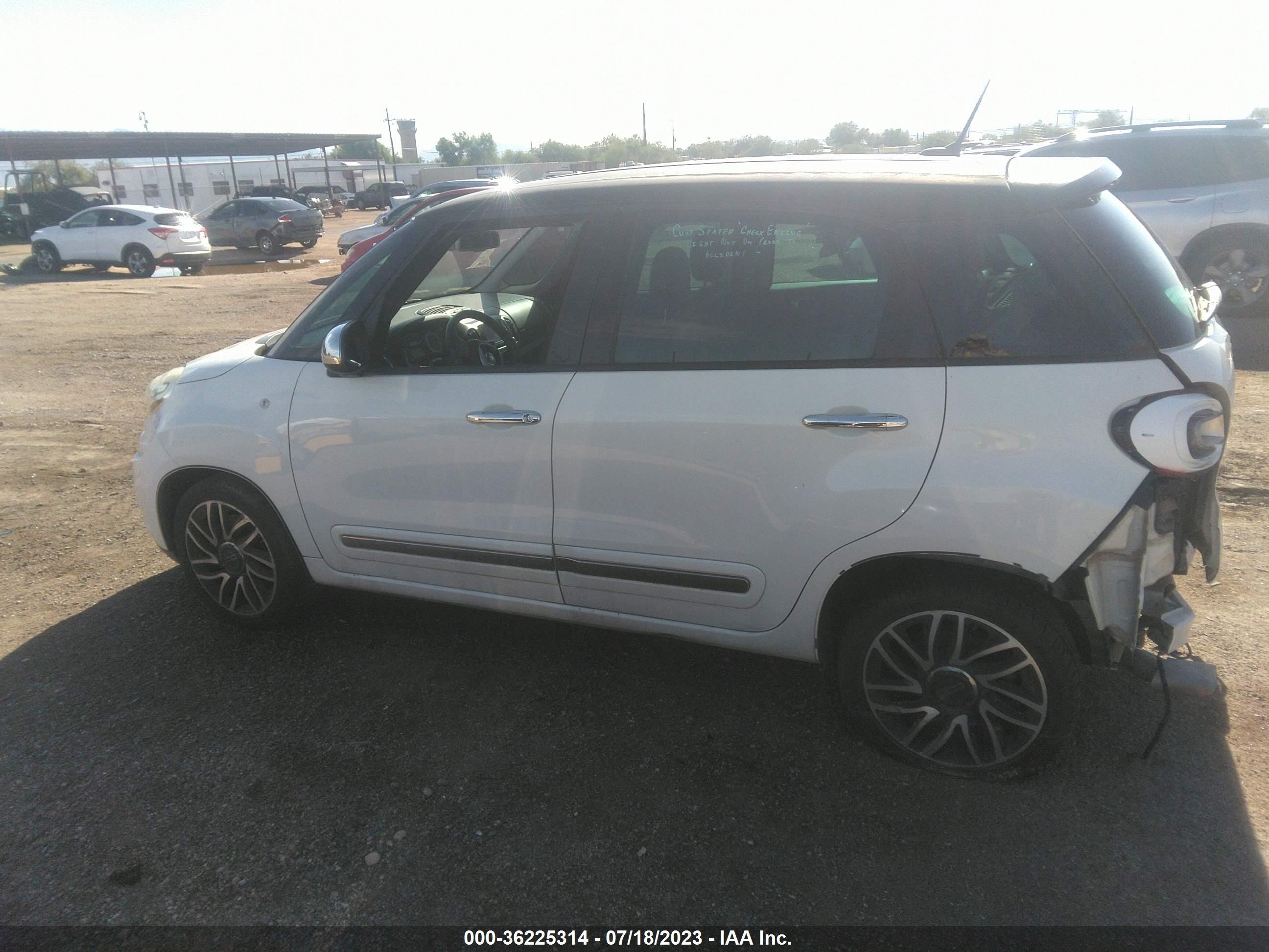 Photo 12 VIN: ZFBCFACH0FZ030643 - FIAT 500L 