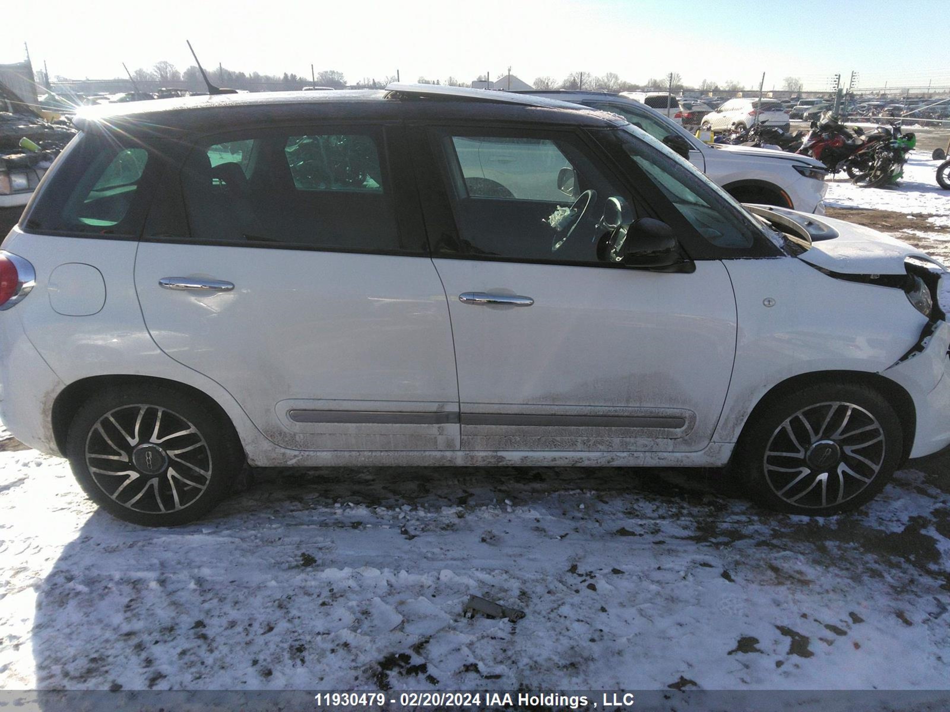 Photo 13 VIN: ZFBCFACHXEZ003464 - FIAT 500L 