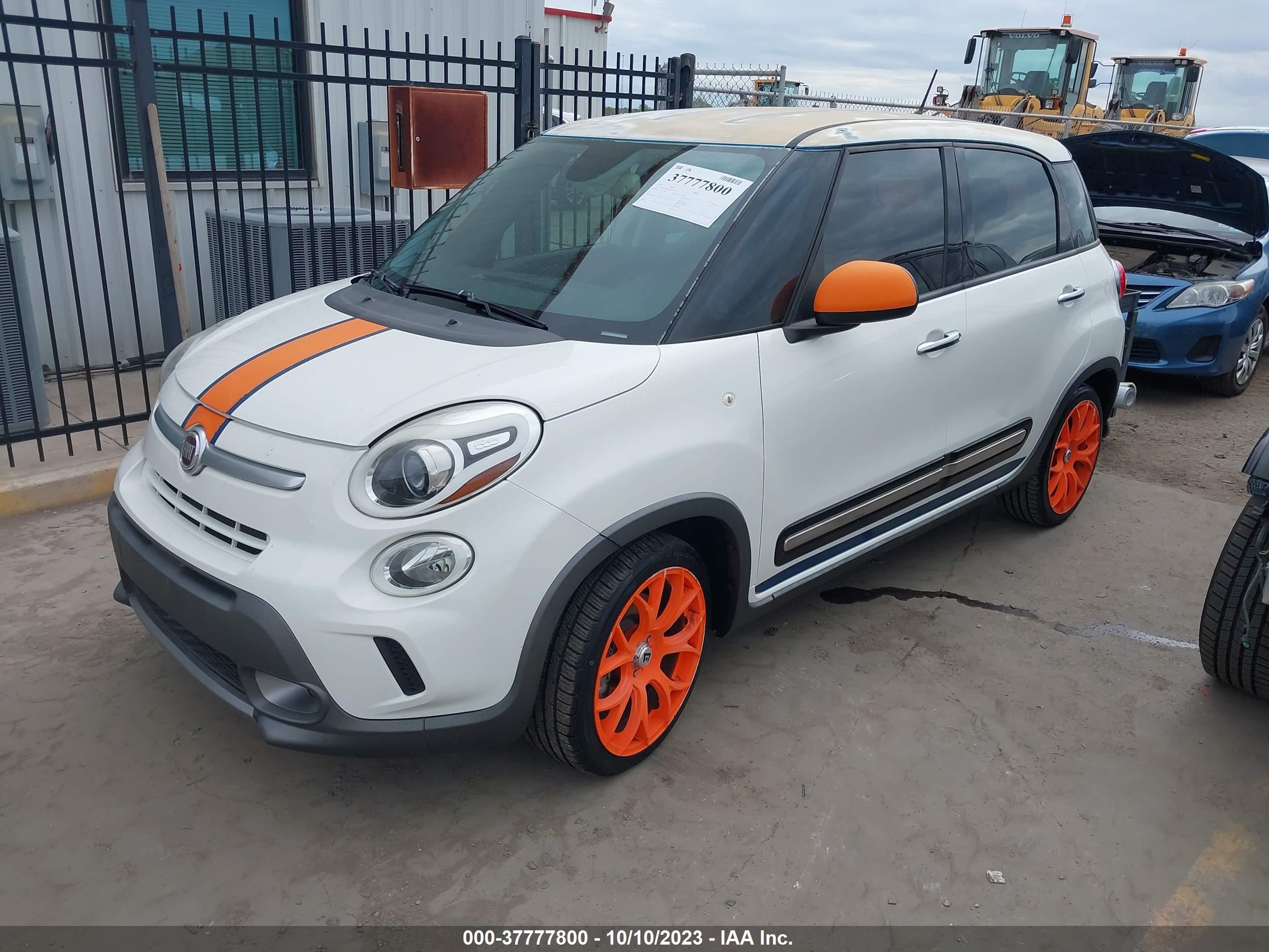 Photo 1 VIN: ZFBCFADH0EZ007778 - FIAT 500L 