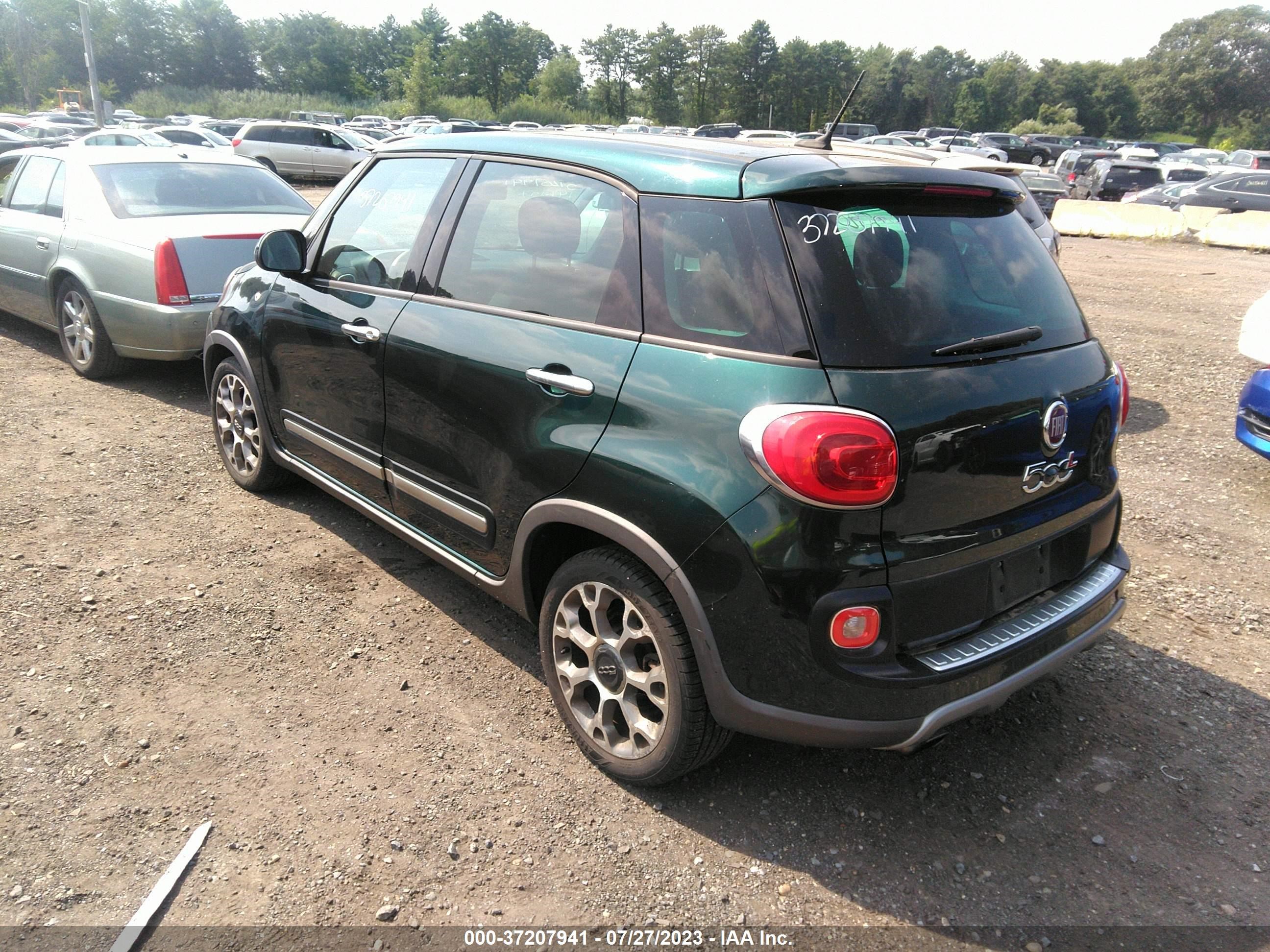 Photo 2 VIN: ZFBCFADH0EZ011443 - FIAT 500L 