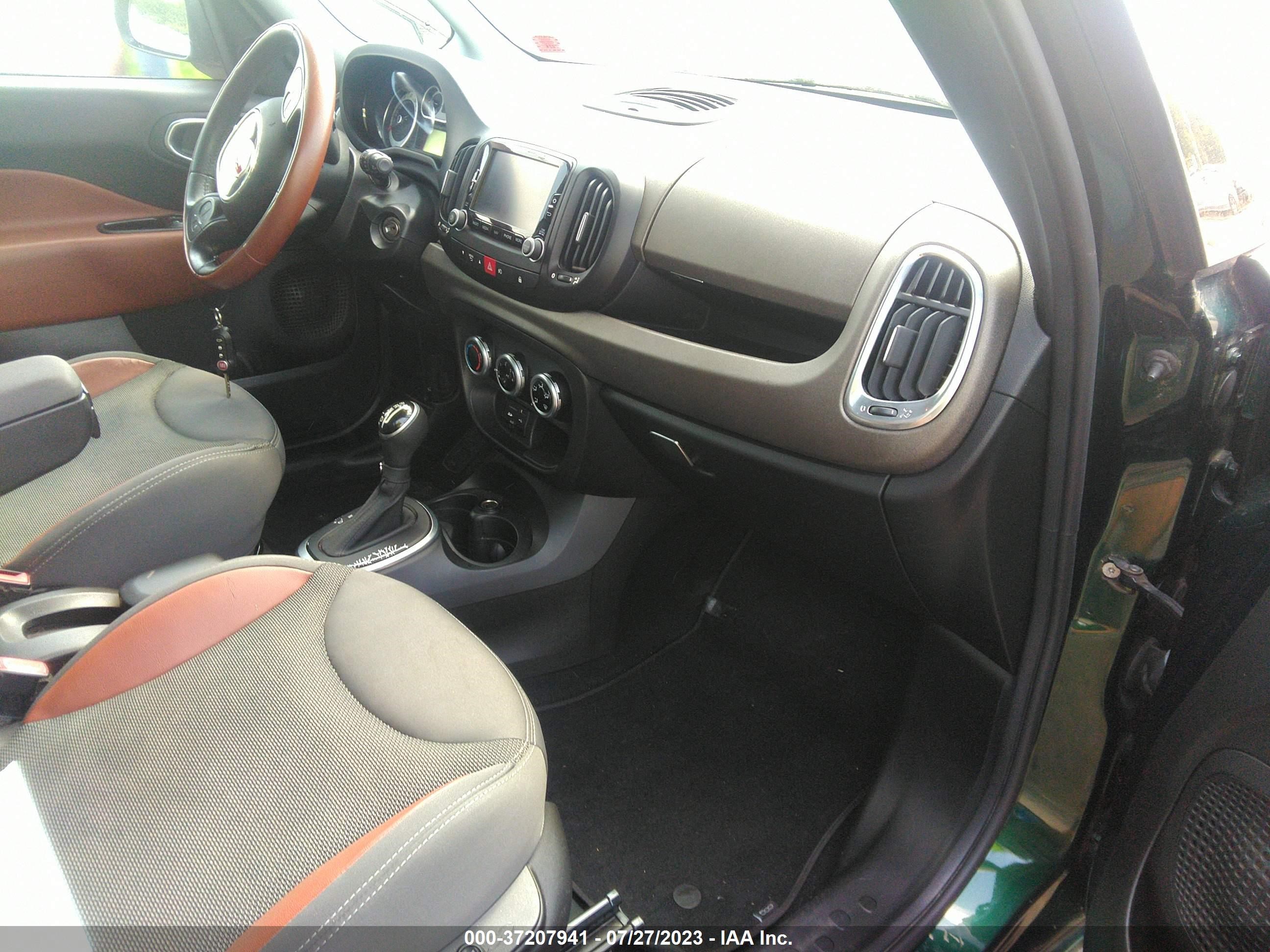 Photo 4 VIN: ZFBCFADH0EZ011443 - FIAT 500L 