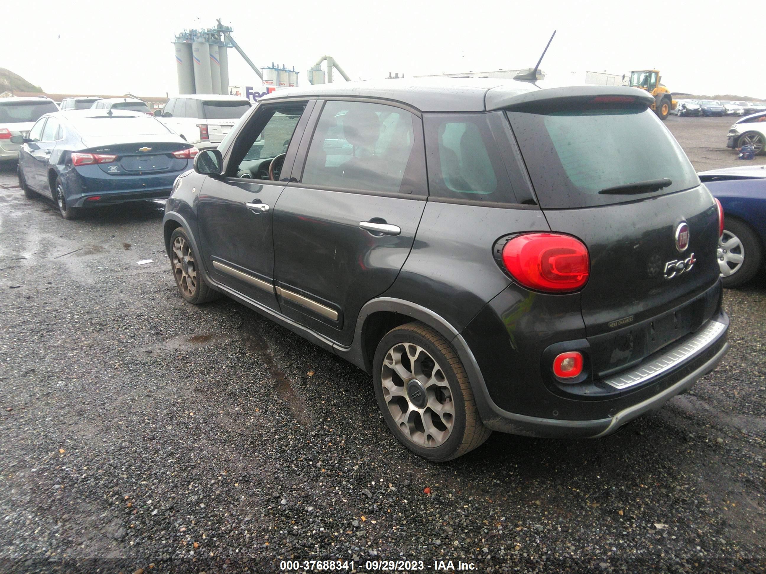 Photo 2 VIN: ZFBCFADH0EZ019834 - FIAT 500L 