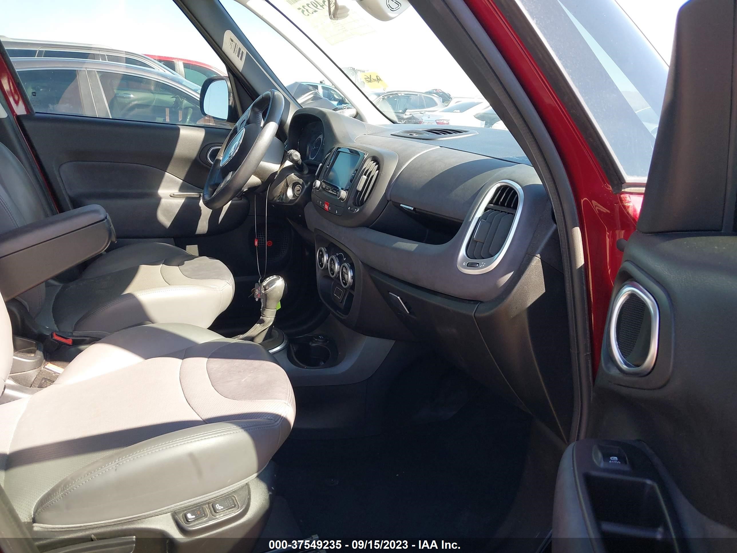 Photo 4 VIN: ZFBCFADH0HZ039649 - FIAT 500L 