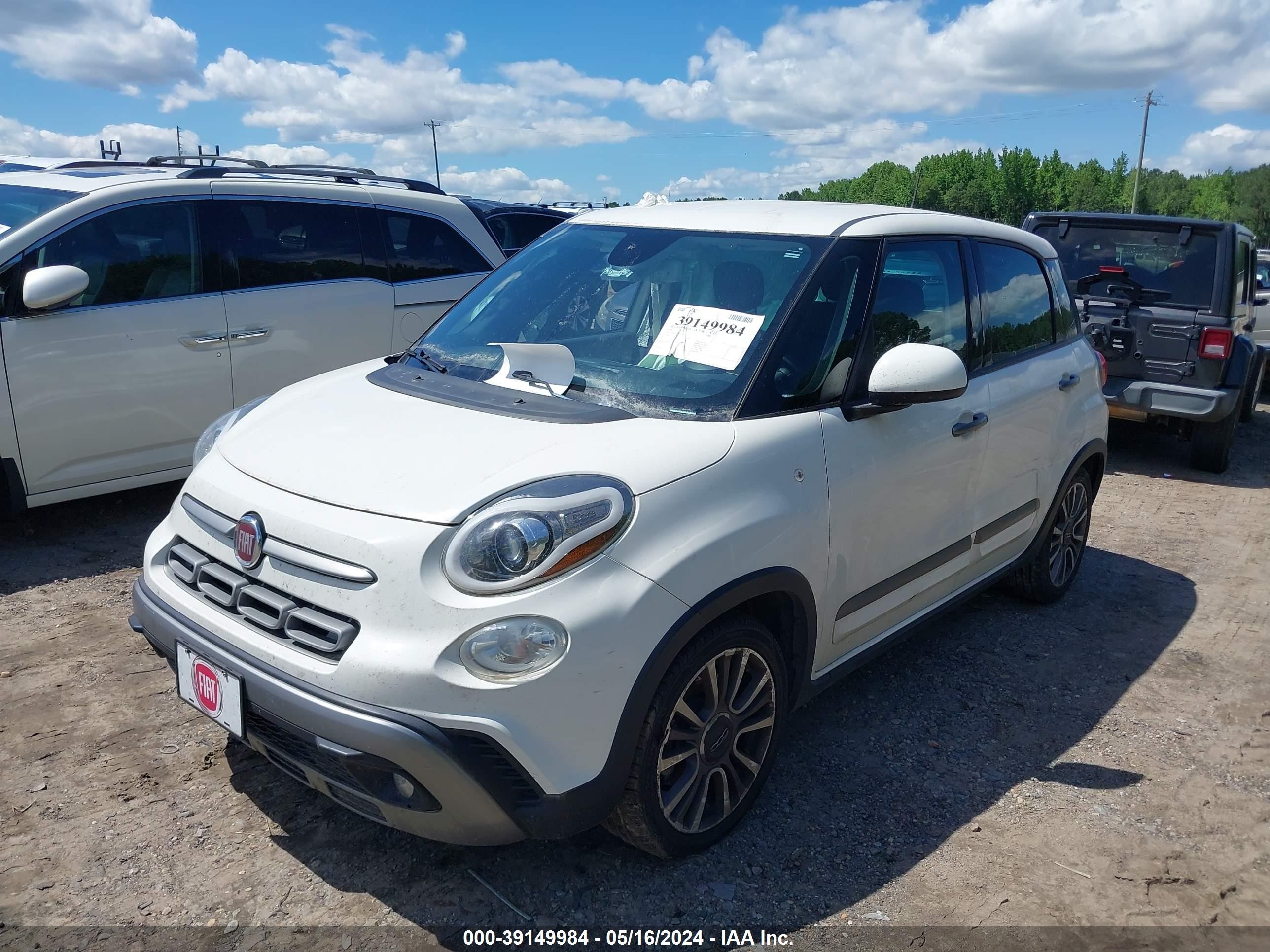 Photo 1 VIN: ZFBCFADH1JZ040413 - FIAT 500L 