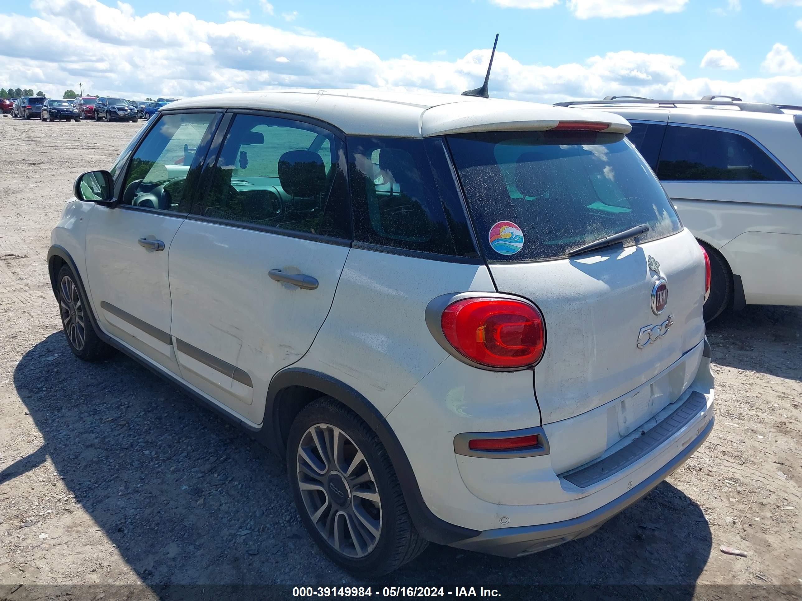 Photo 2 VIN: ZFBCFADH1JZ040413 - FIAT 500L 