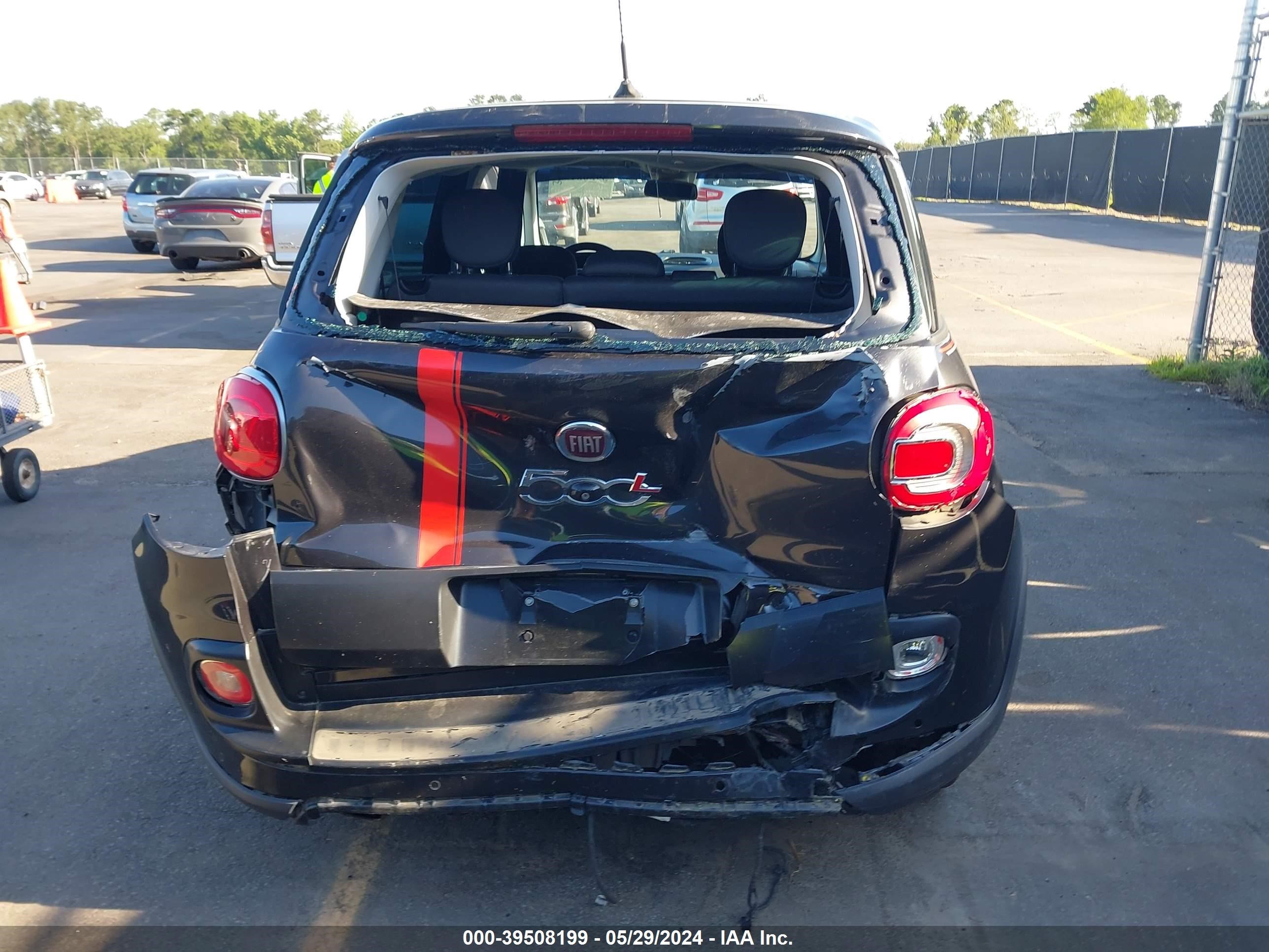 Photo 15 VIN: ZFBCFADH4EZ008139 - FIAT 500L 