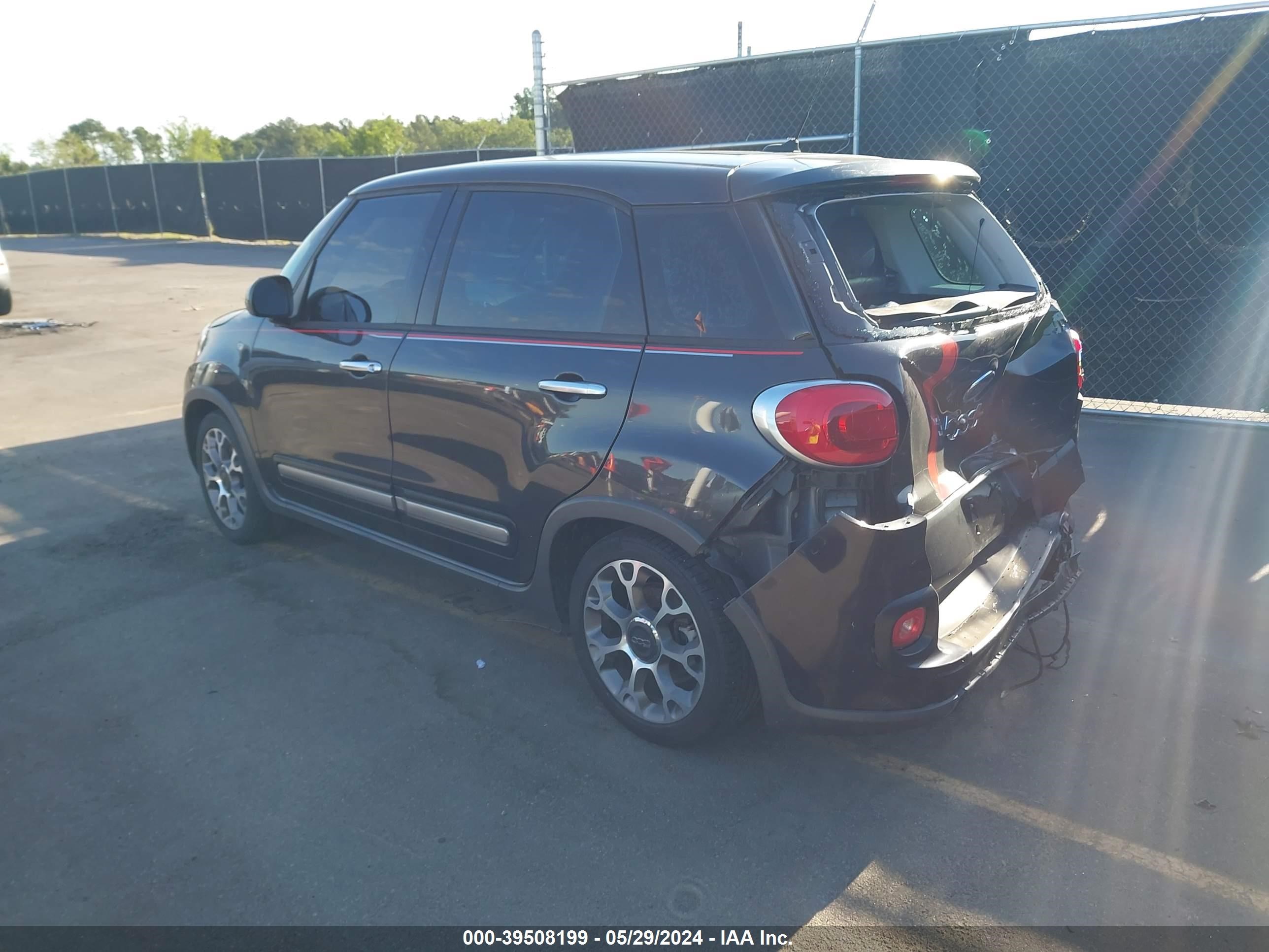 Photo 2 VIN: ZFBCFADH4EZ008139 - FIAT 500L 