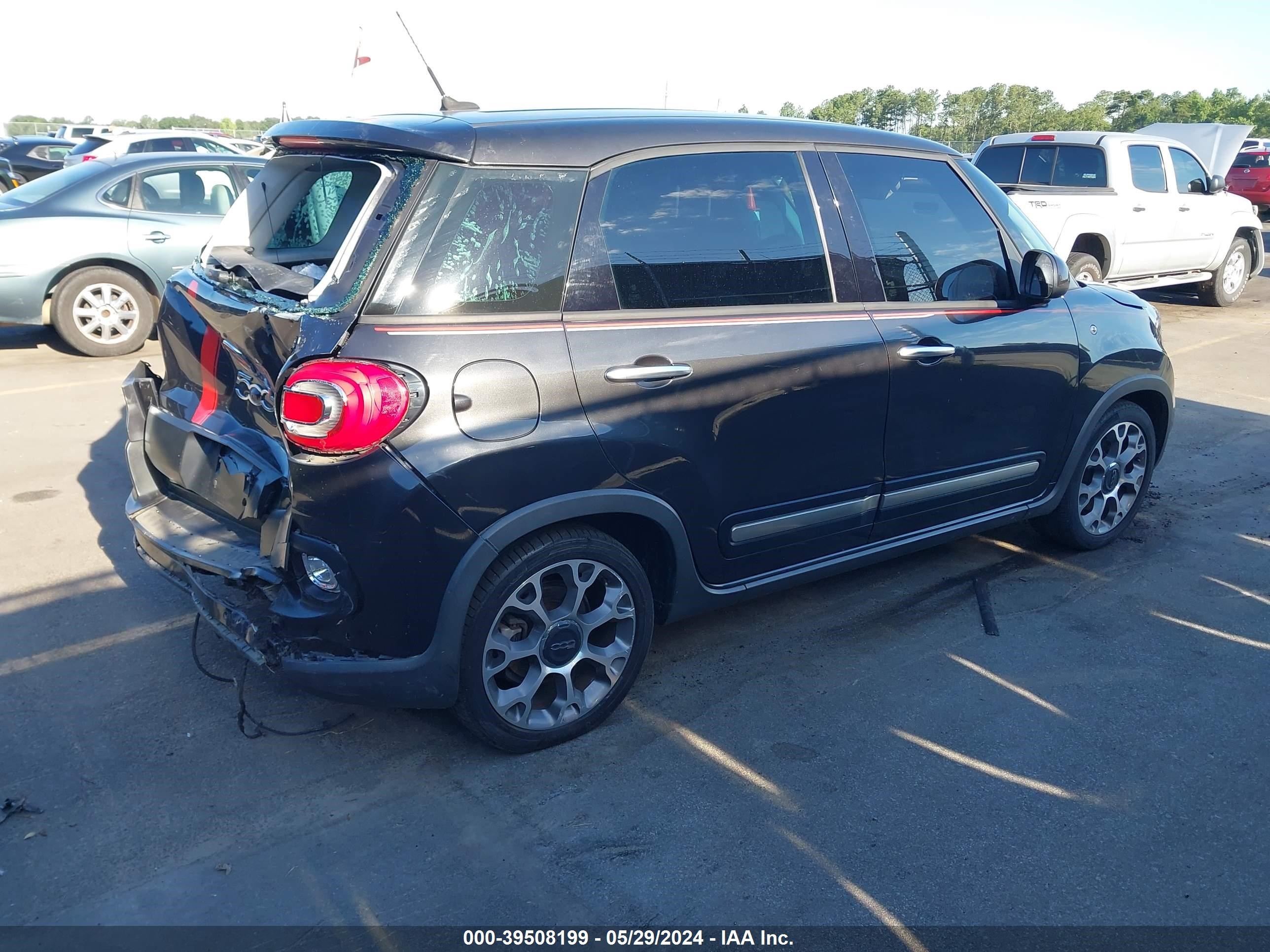 Photo 3 VIN: ZFBCFADH4EZ008139 - FIAT 500L 