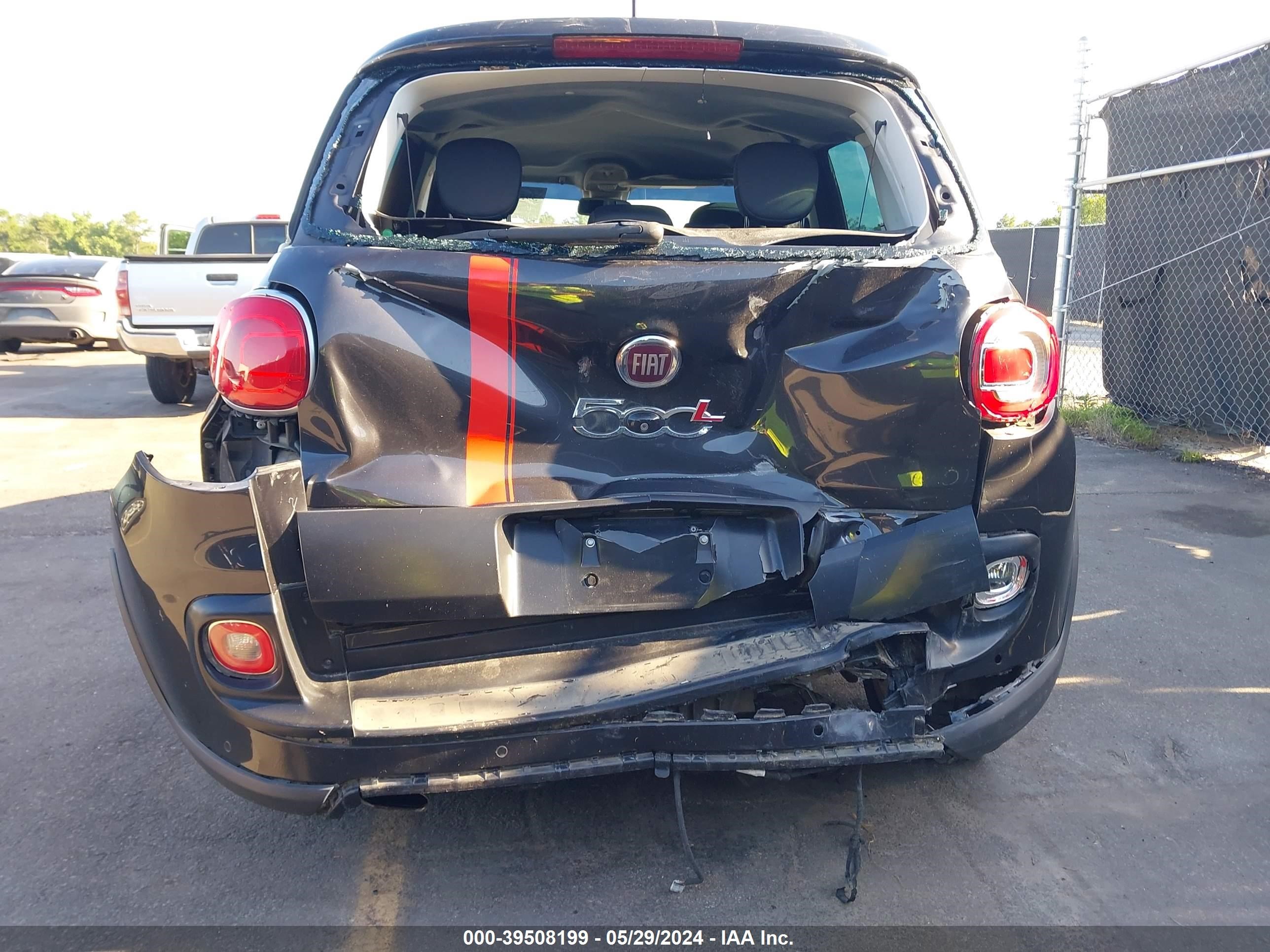 Photo 5 VIN: ZFBCFADH4EZ008139 - FIAT 500L 