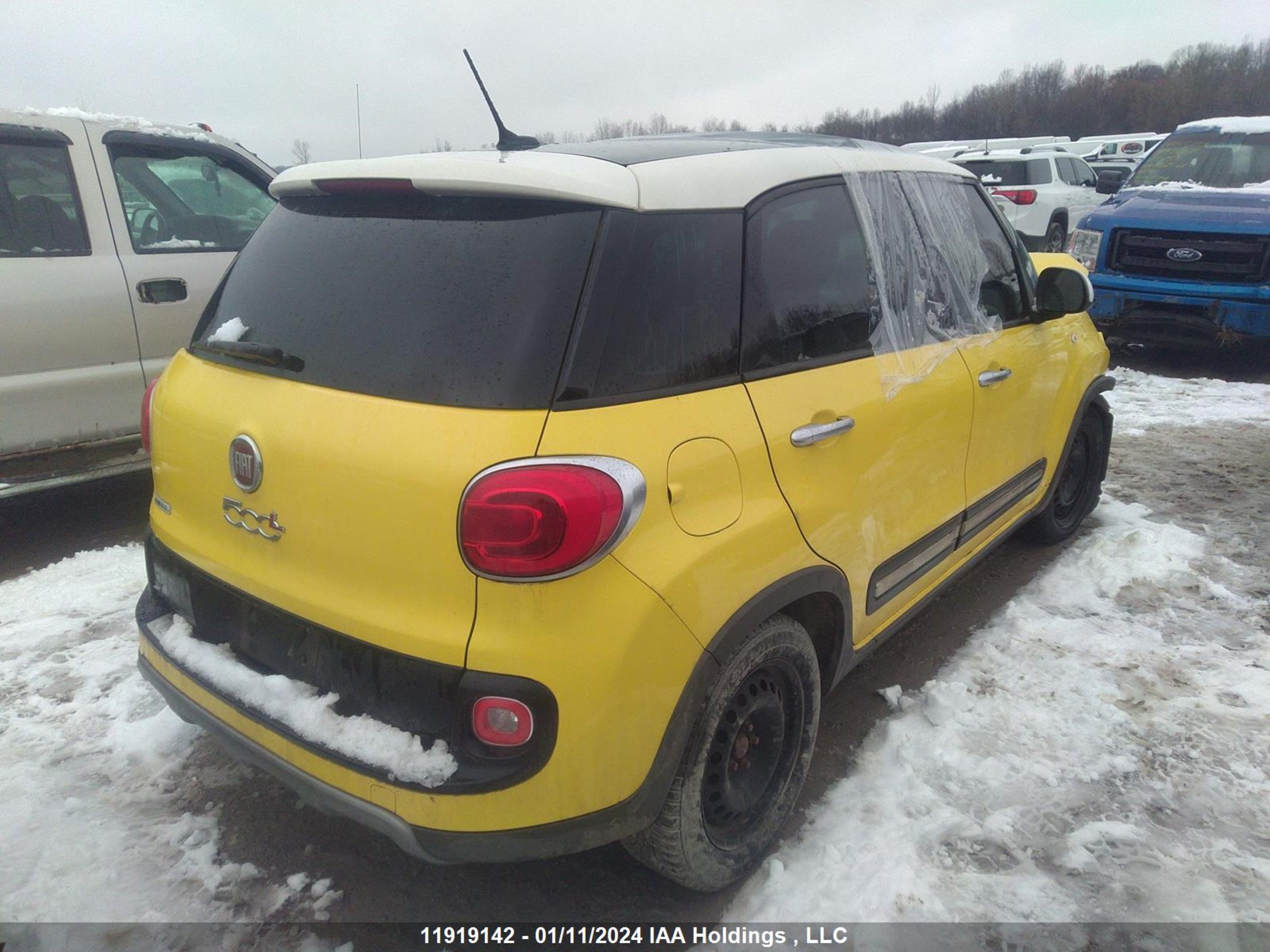 Photo 3 VIN: ZFBCFADH4EZ022994 - FIAT 500L 