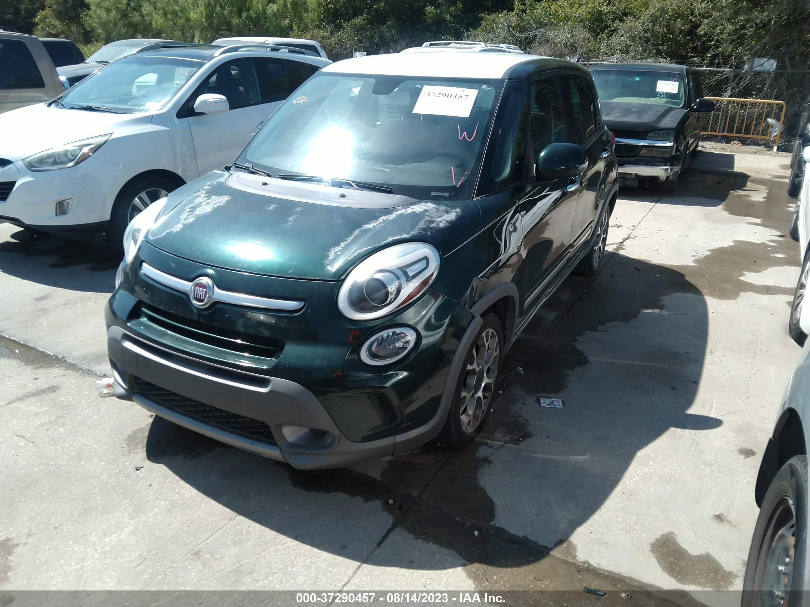 Photo 1 VIN: ZFBCFADH6EZ010555 - FIAT 500L 