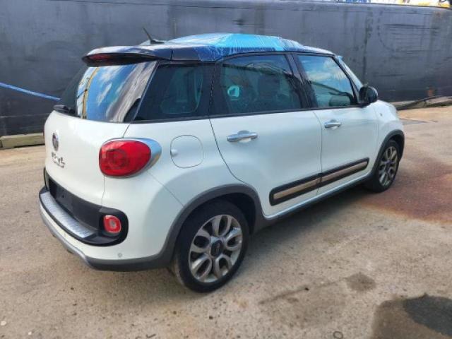 Photo 3 VIN: ZFBCFADH7EZ029521 - FIAT 500L TREKK 