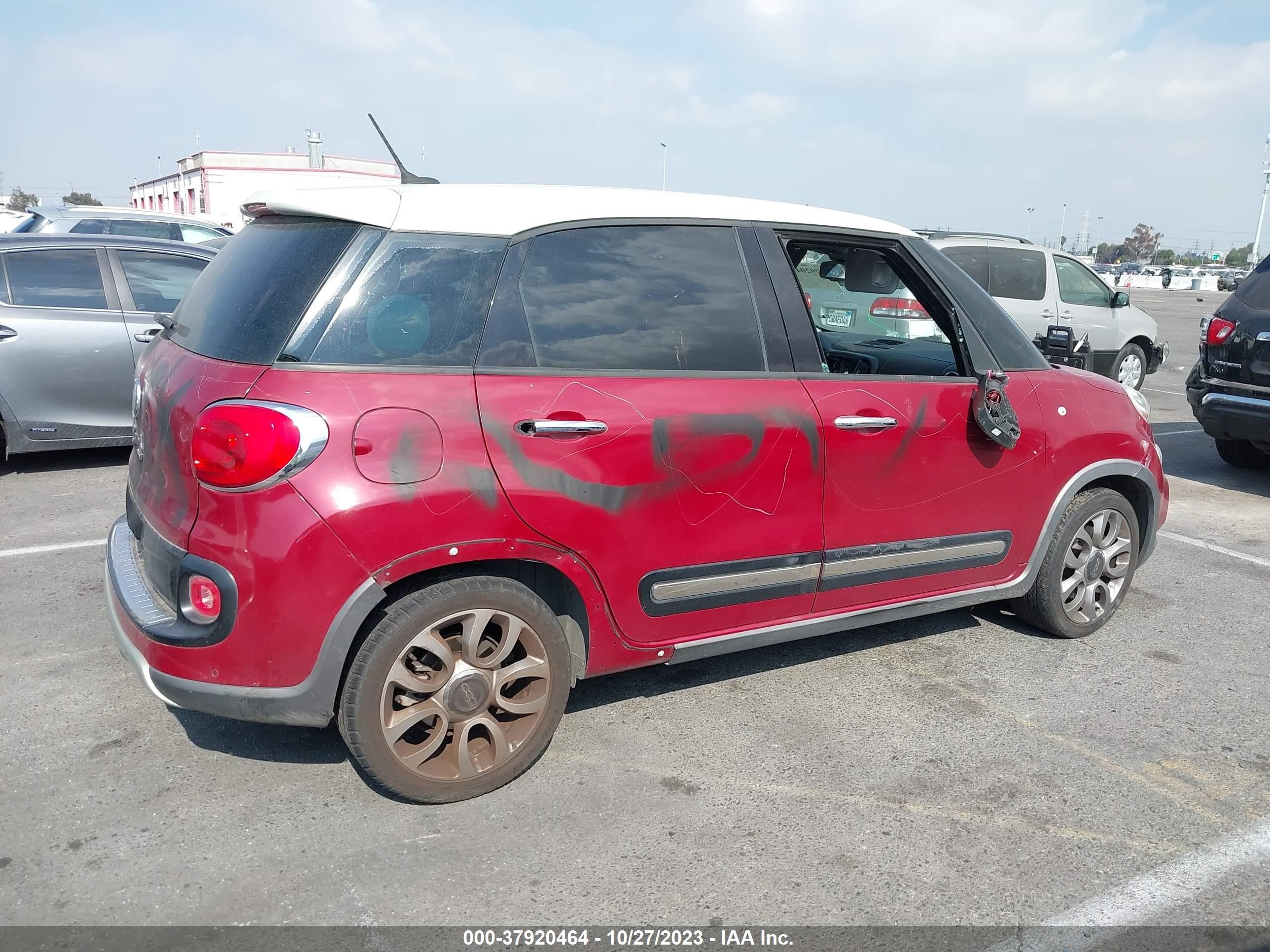 Photo 12 VIN: ZFBCFADH7FZ032727 - FIAT 500L 