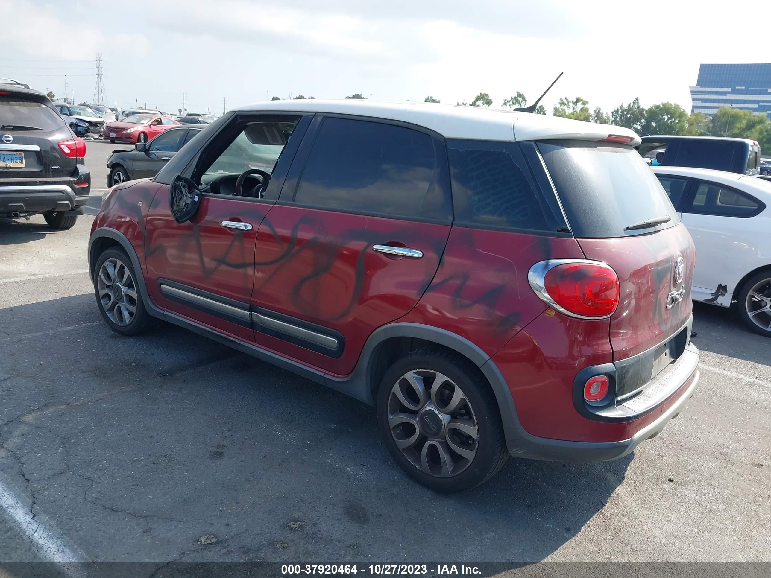 Photo 2 VIN: ZFBCFADH7FZ032727 - FIAT 500L 