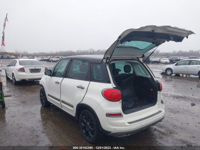 Photo 2 VIN: ZFBCFADH9JZ040868 - FIAT 500L 