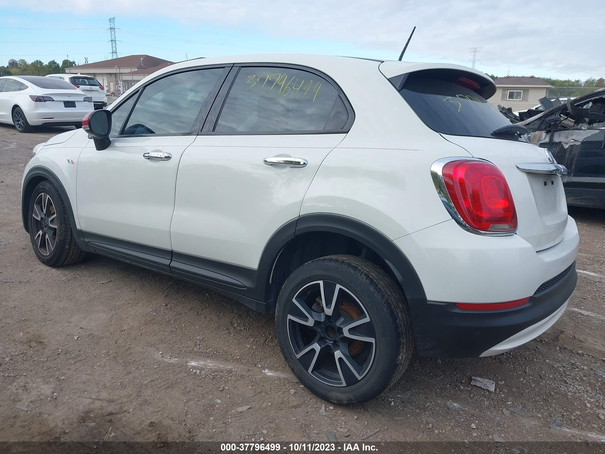 Photo 2 VIN: ZFBCFXABXHP525562 - FIAT 500X 