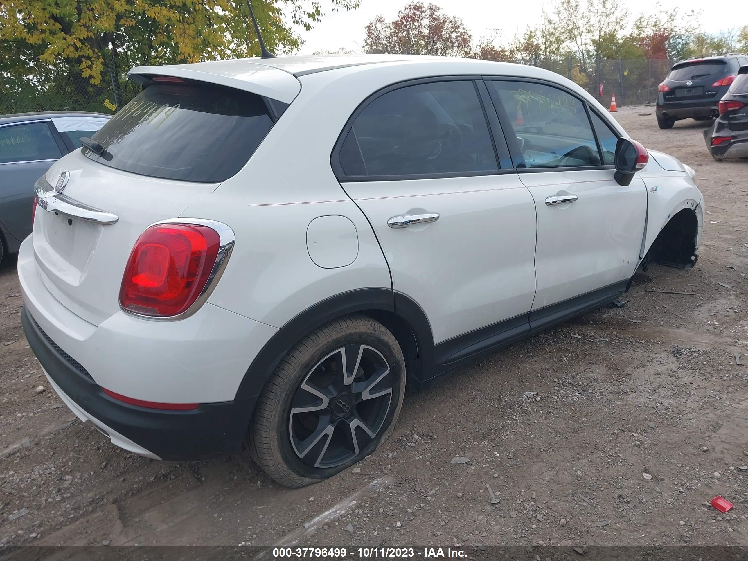 Photo 3 VIN: ZFBCFXABXHP525562 - FIAT 500X 