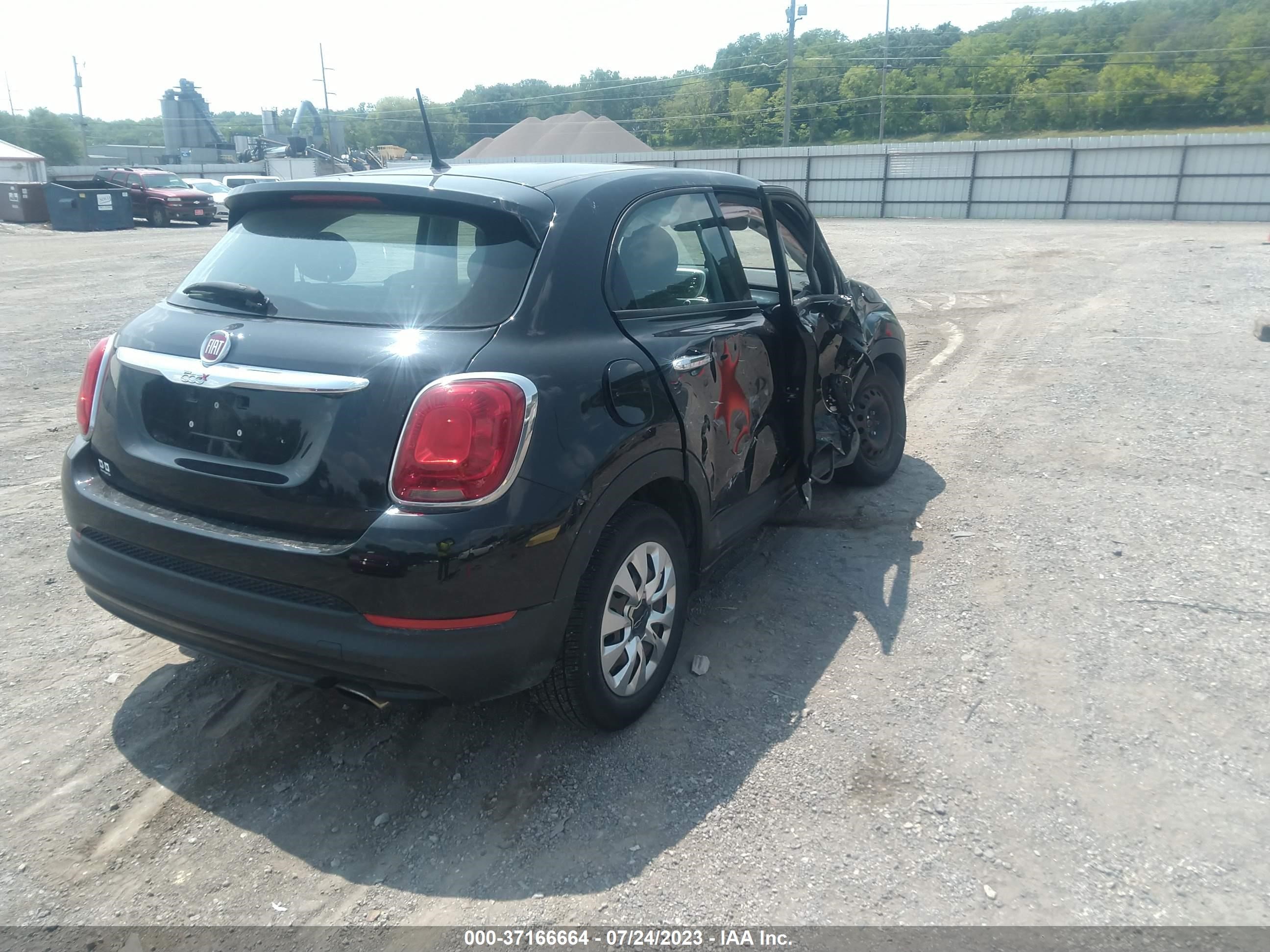 Photo 3 VIN: ZFBCFXAT0GP325094 - FIAT 500X 