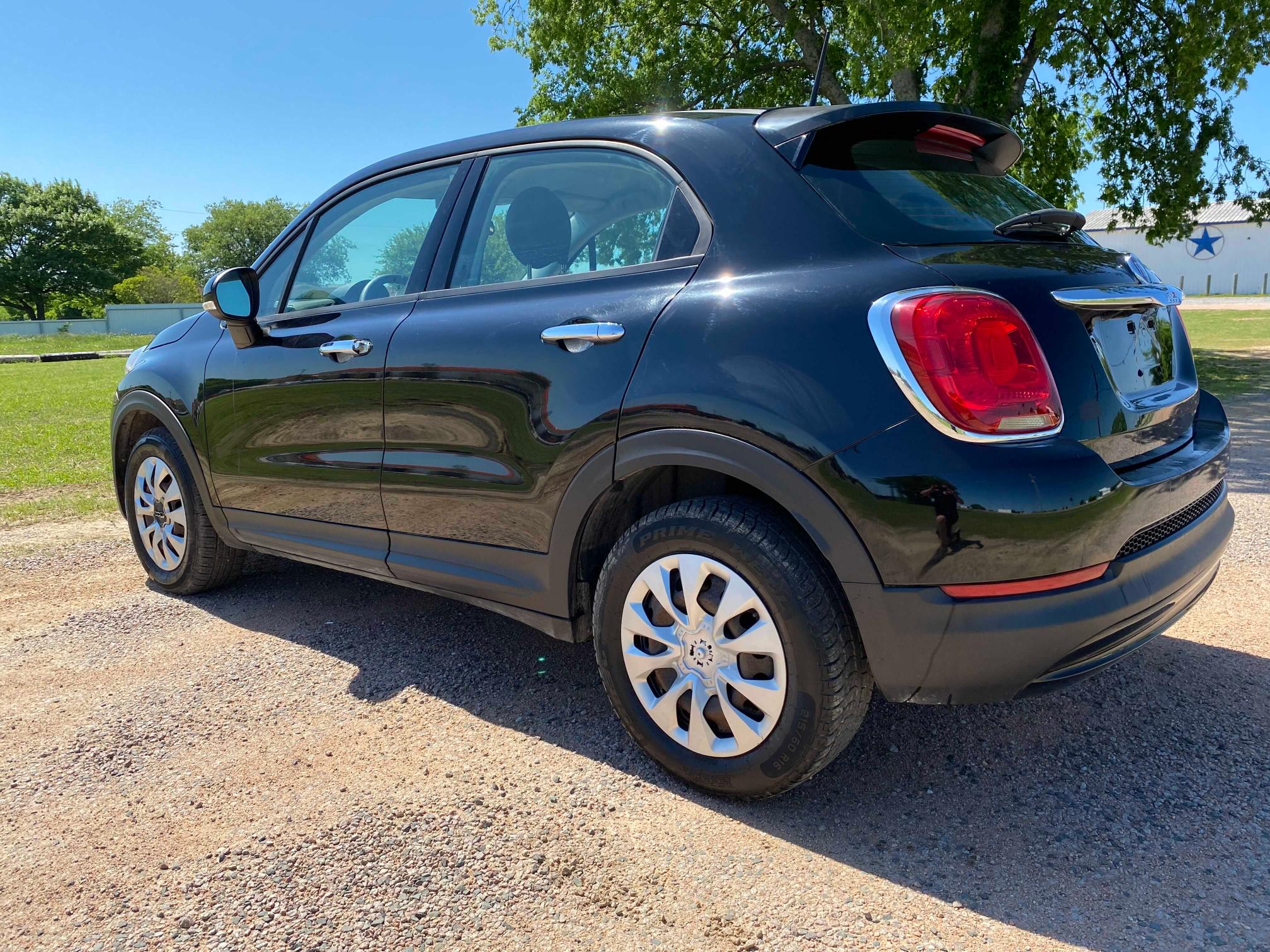 Photo 2 VIN: ZFBCFXAW0GP337889 - FIAT 500X POP 