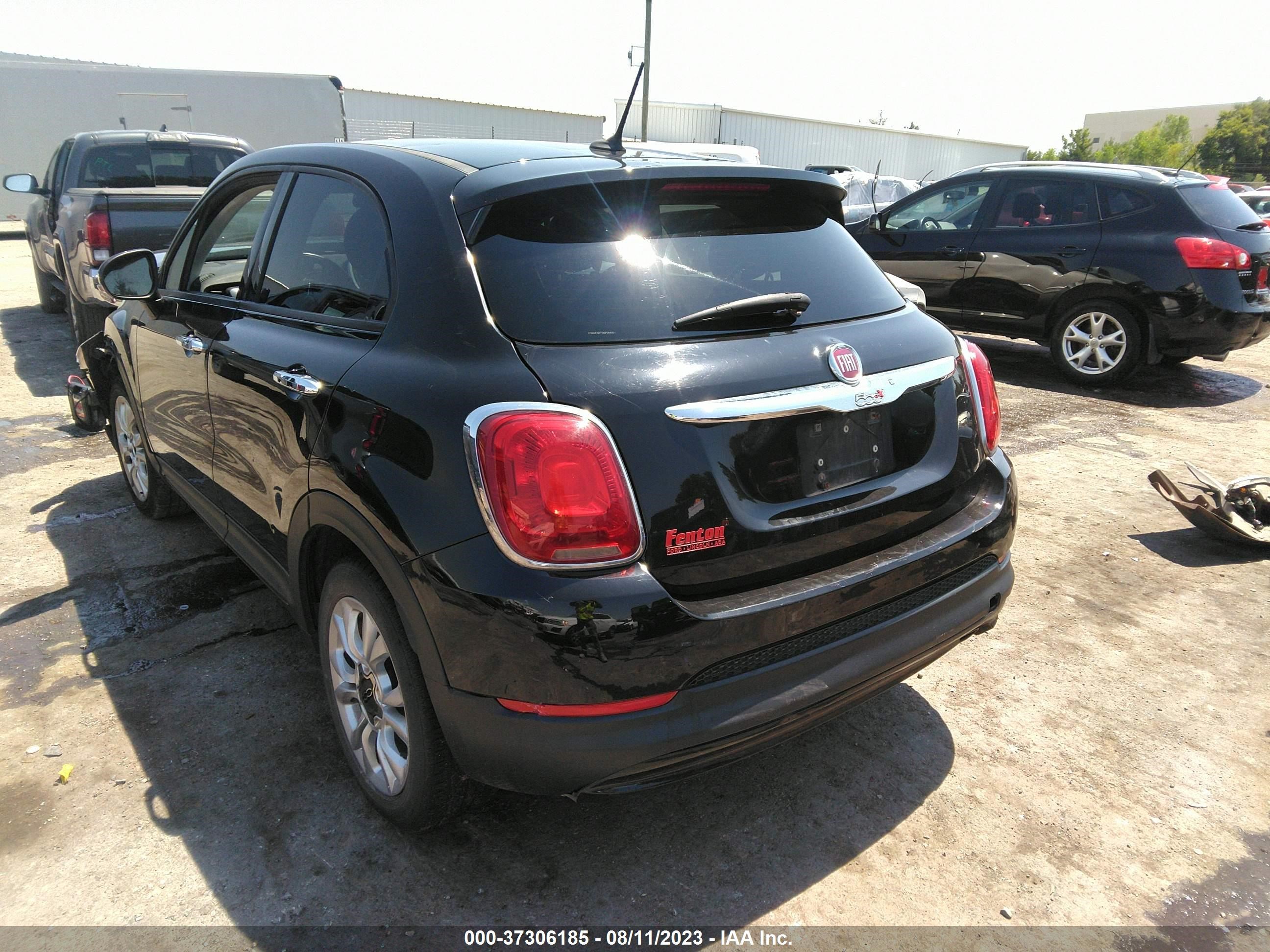 Photo 2 VIN: ZFBCFXBT0GP366931 - FIAT 500X 