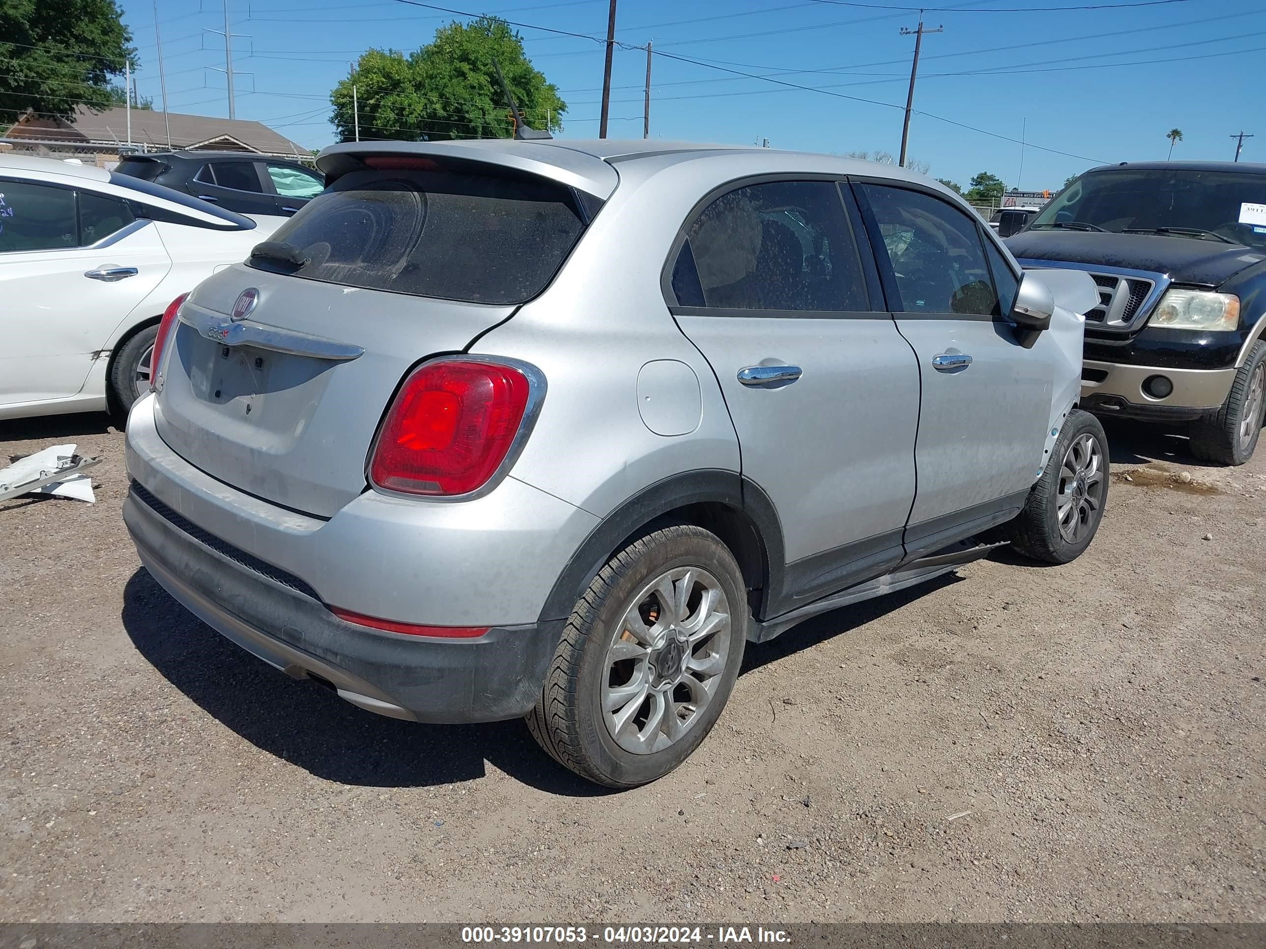 Photo 3 VIN: ZFBCFXBT1GP493932 - FIAT 500X 