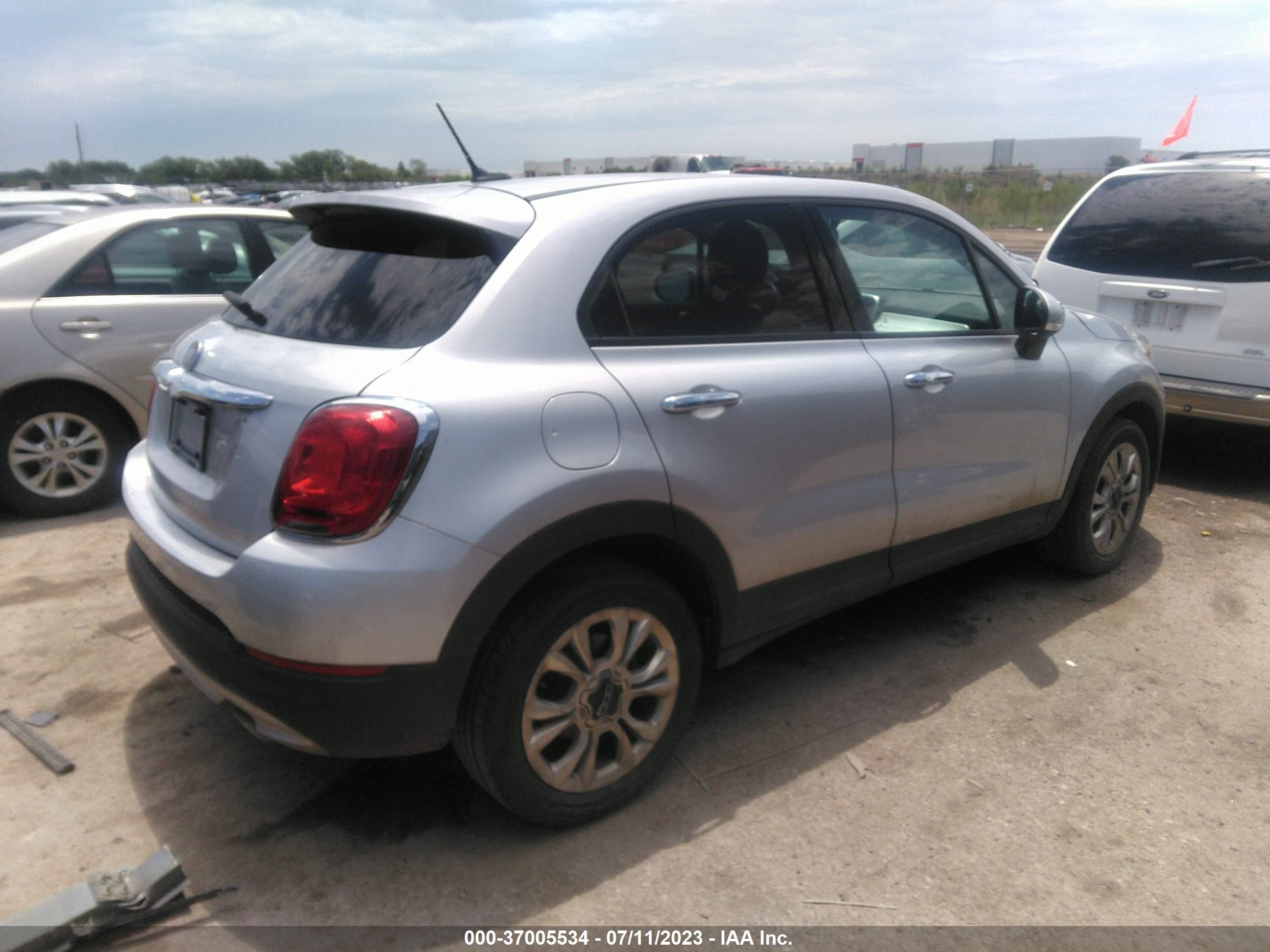 Photo 3 VIN: ZFBCFXBT4GP391489 - FIAT 500X 