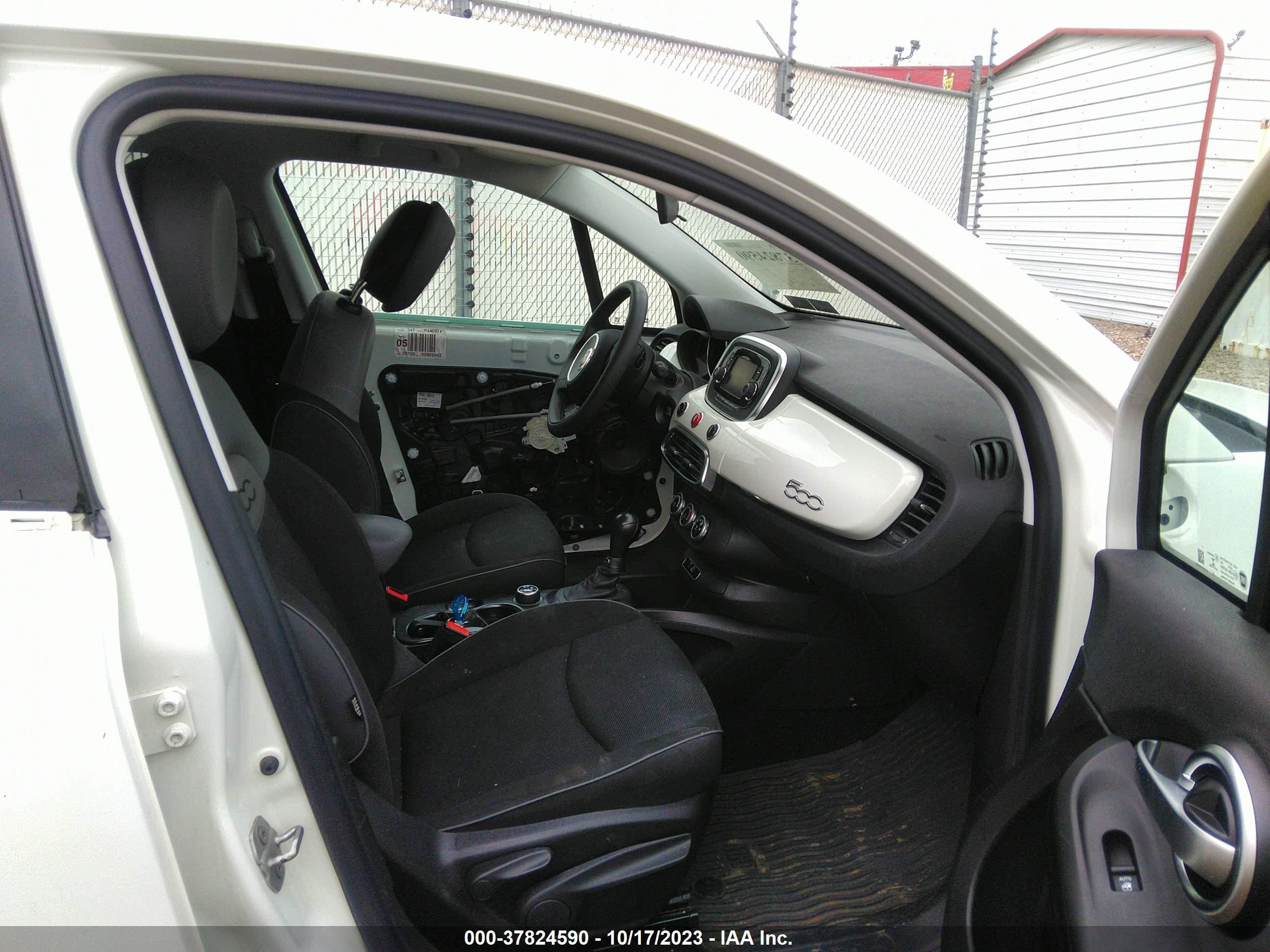 Photo 4 VIN: ZFBCFXBT5GP440974 - FIAT 500X 