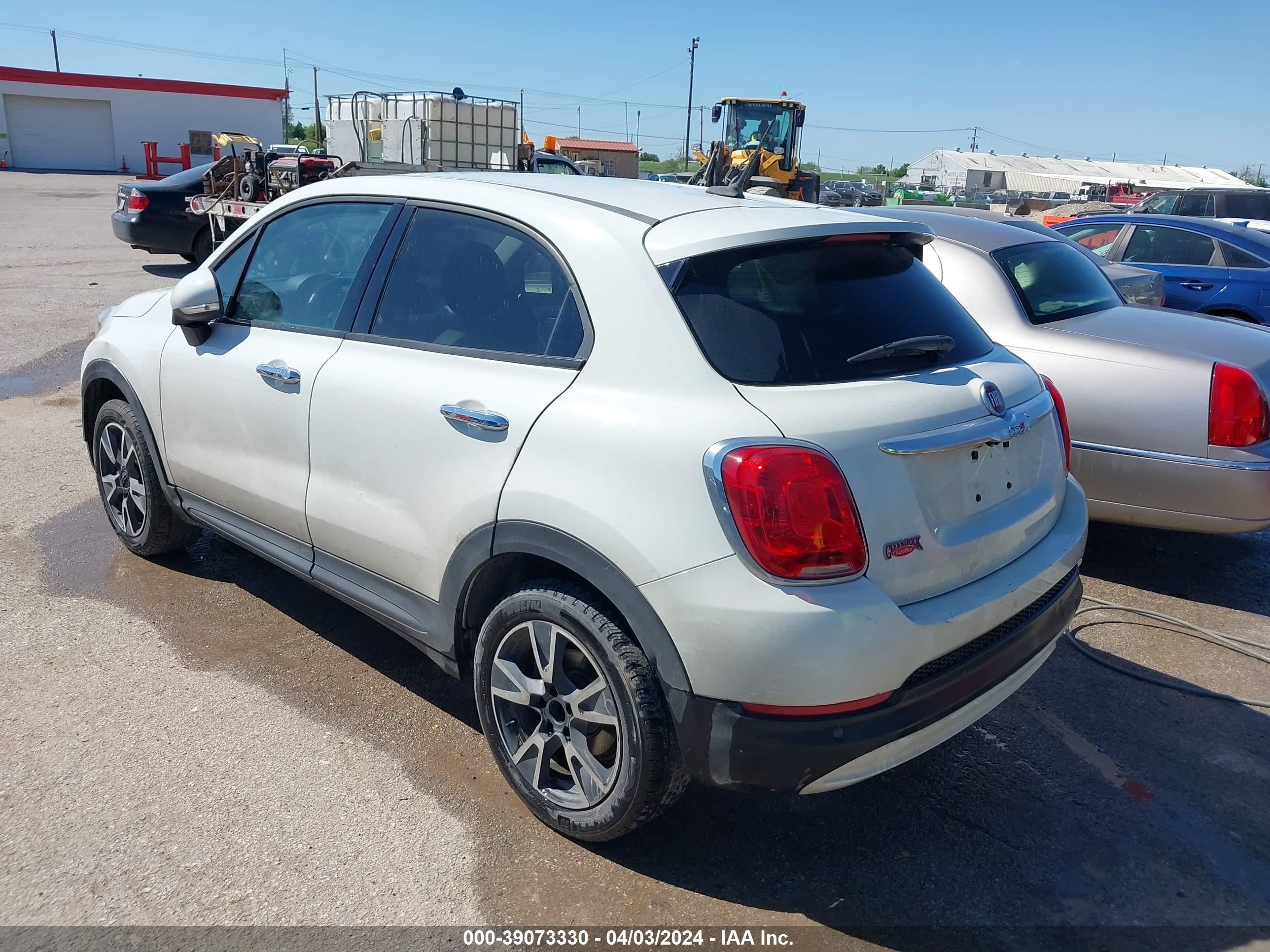 Photo 2 VIN: ZFBCFXBTXGP502076 - FIAT 500X 