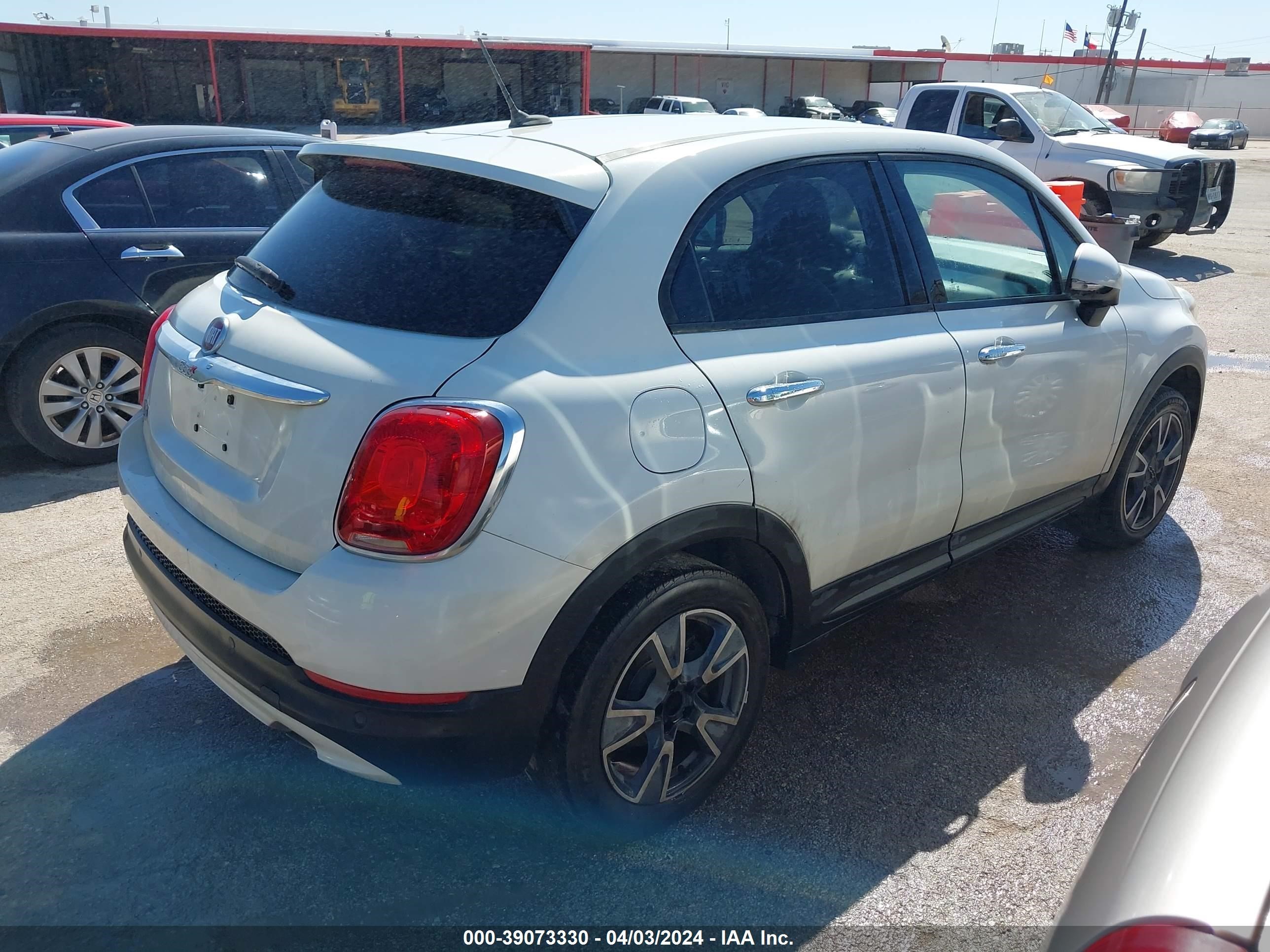 Photo 3 VIN: ZFBCFXBTXGP502076 - FIAT 500X 