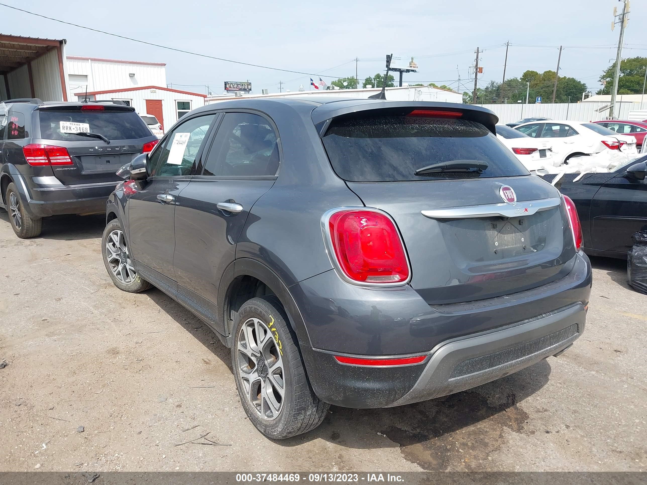 Photo 2 VIN: ZFBCFXCB7JP686566 - FIAT 500X 