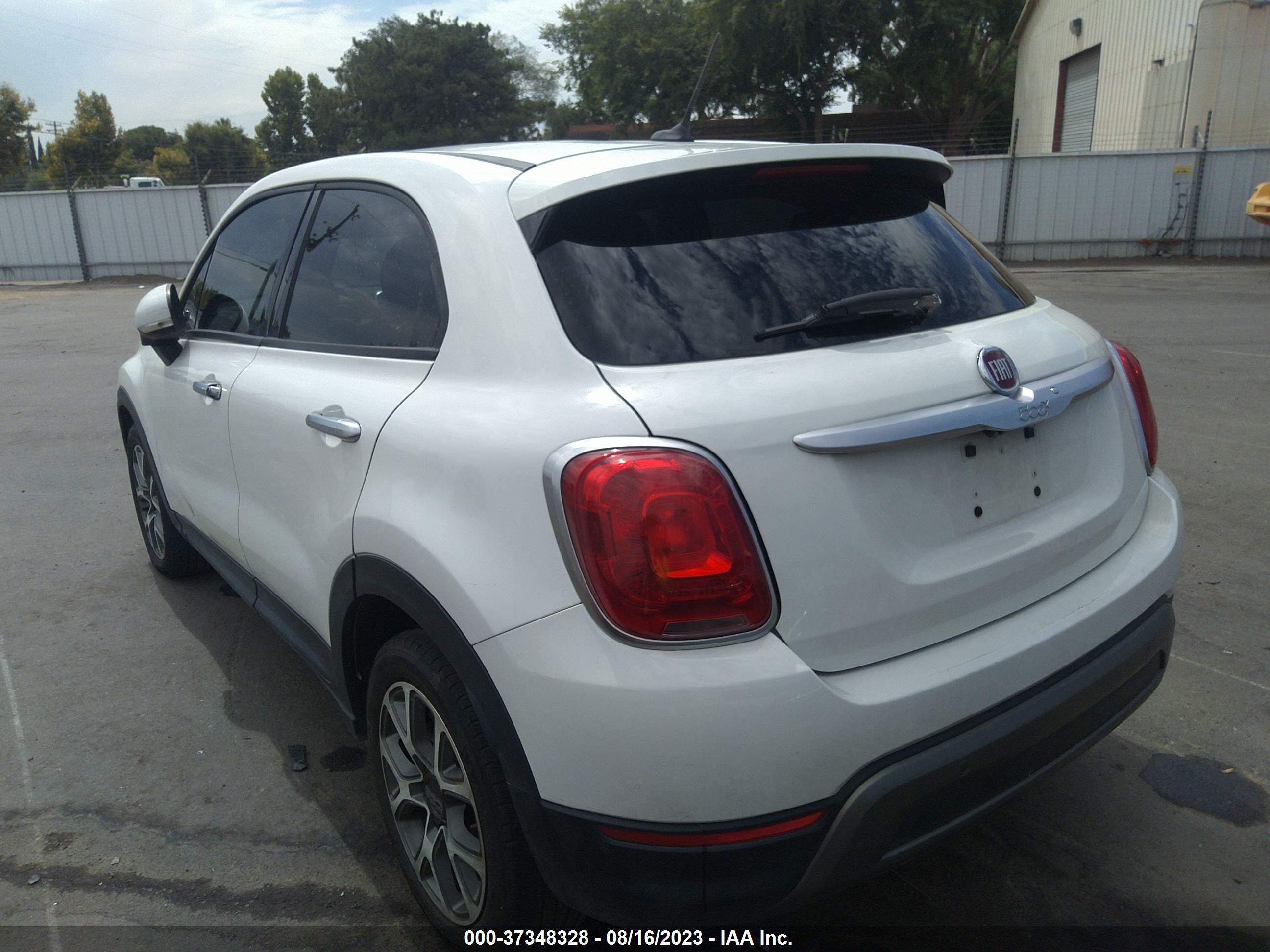 Photo 2 VIN: ZFBCFXCT2GP383681 - FIAT 500X 