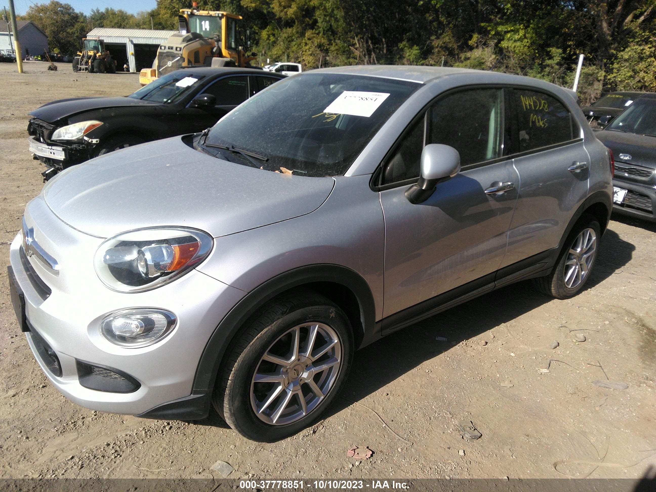 Photo 1 VIN: ZFBCFYBT9GP423360 - FIAT 500X 