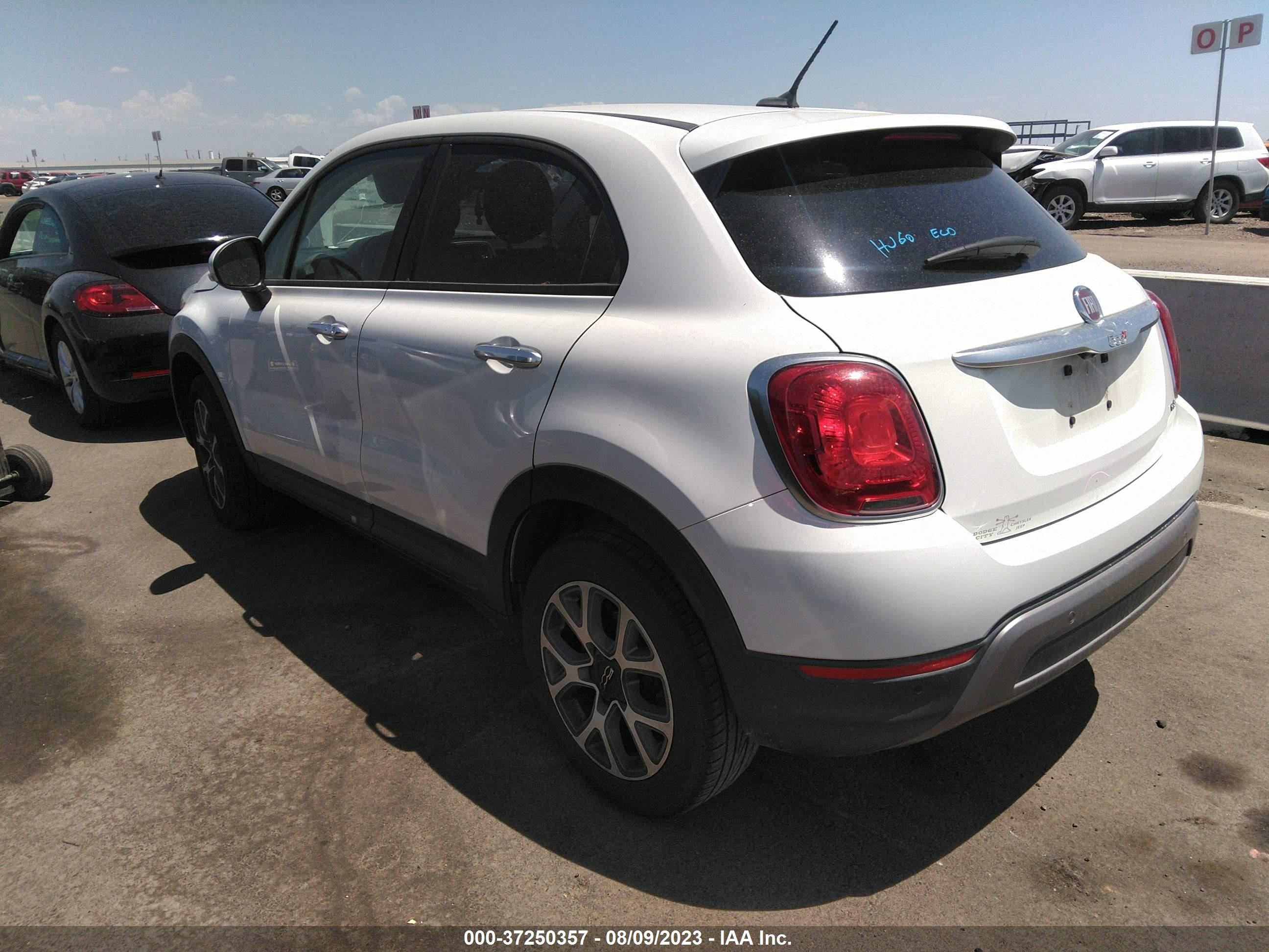 Photo 2 VIN: ZFBCFYCT1GP443505 - FIAT 500X 