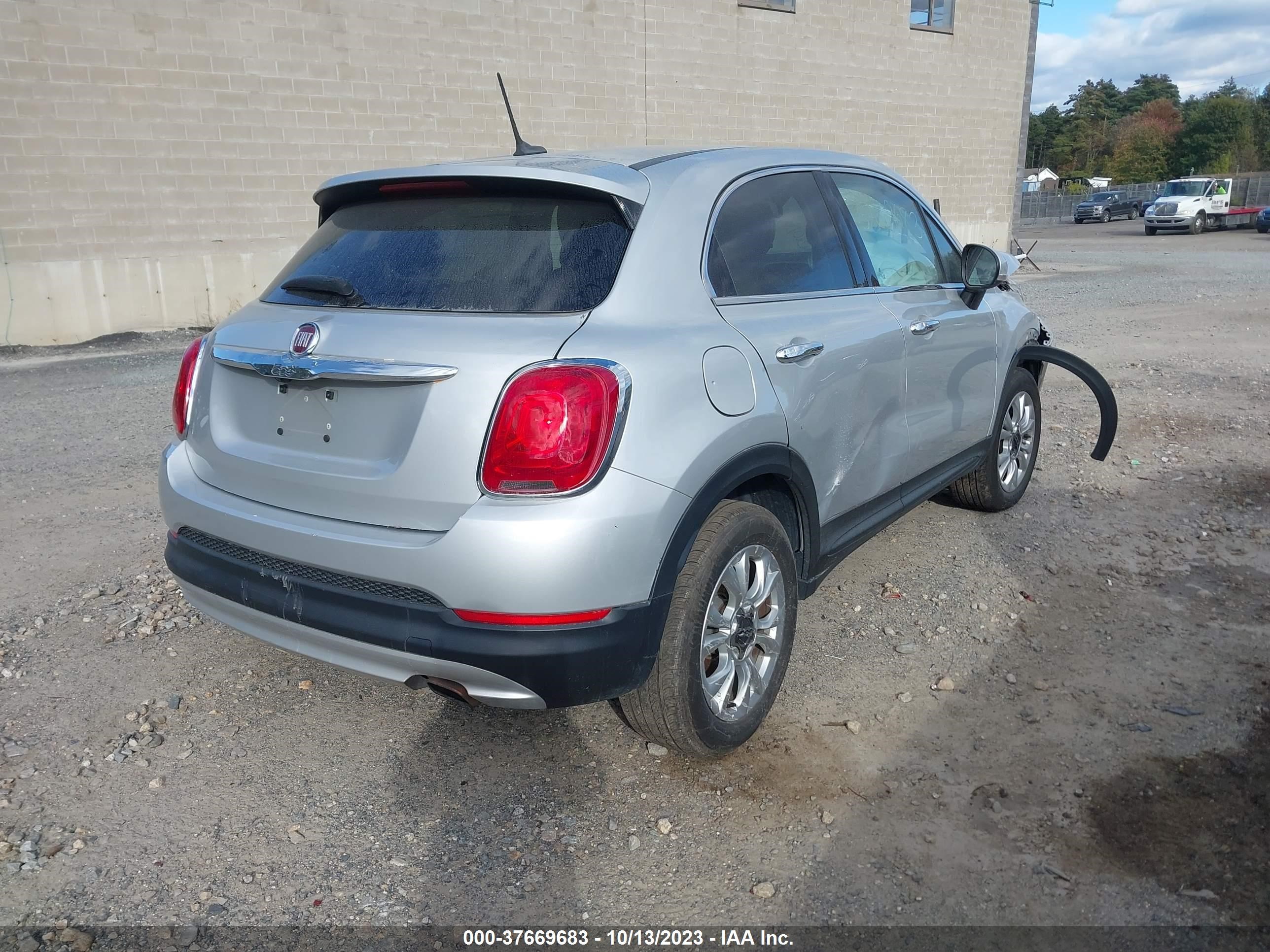 Photo 3 VIN: ZFBCFYDT5GP345916 - FIAT 500X 