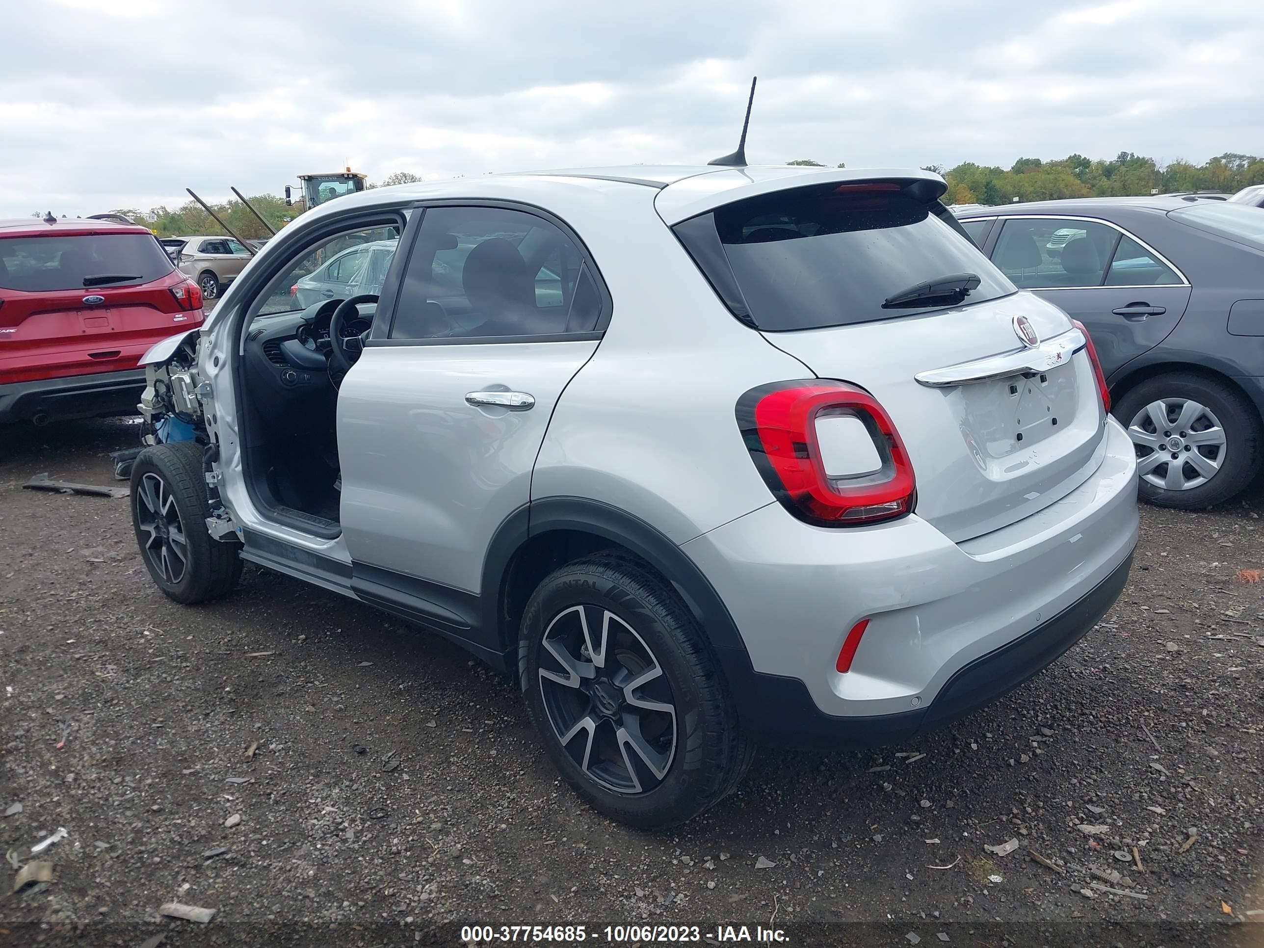 Photo 2 VIN: ZFBNF3A19MP925017 - FIAT 500X 