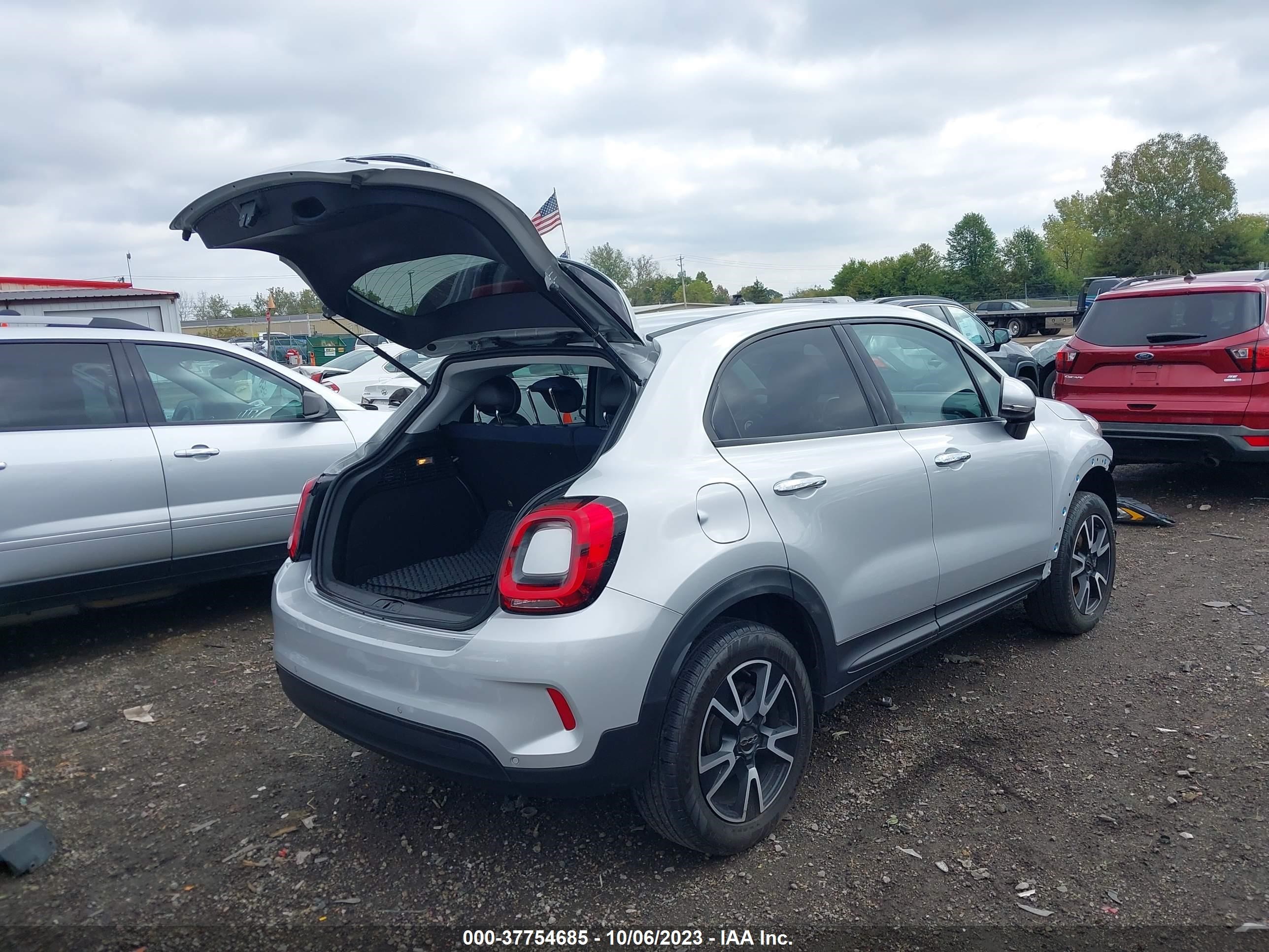 Photo 3 VIN: ZFBNF3A19MP925017 - FIAT 500X 